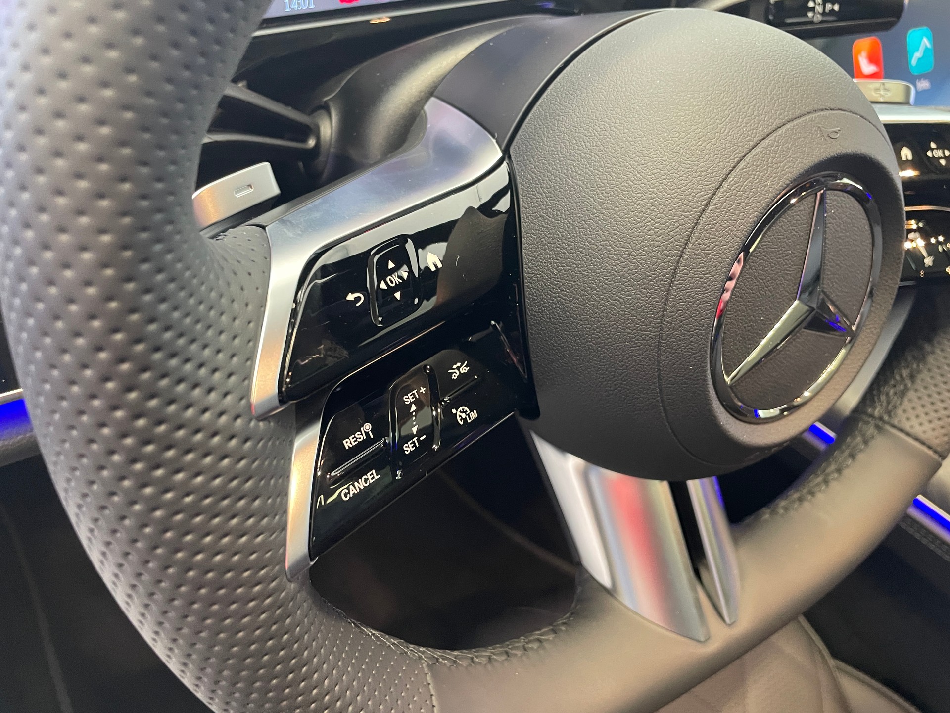 MERCEDES-BENZ E 450 d T 4Matic 9G-Tronic AMG Line-image-16