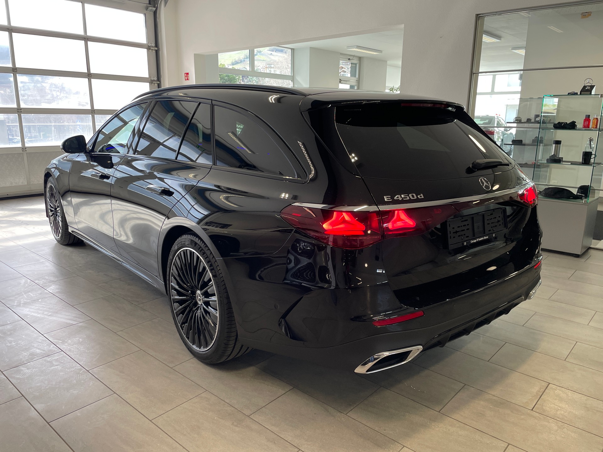 MERCEDES-BENZ E 450 d T 4Matic 9G-Tronic AMG Line-image-5