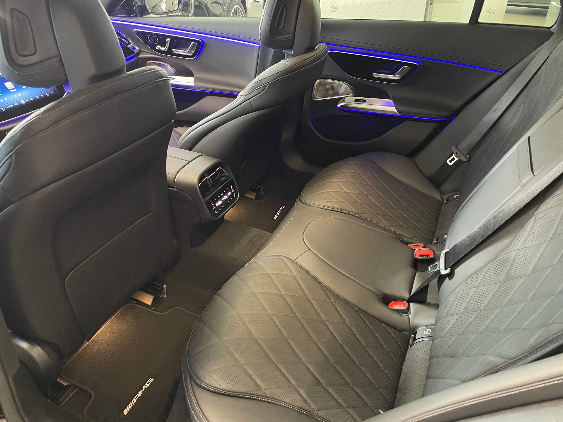 MERCEDES-BENZ E 450 d T 4Matic 9G-Tronic AMG Line-image-12