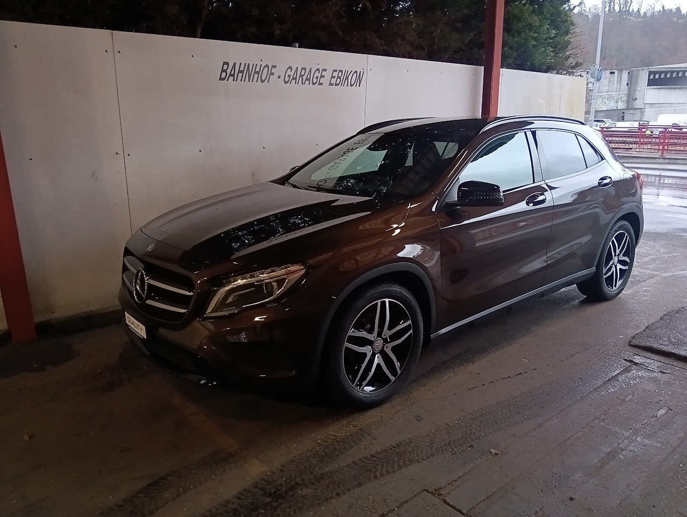 MERCEDES-BENZ GLA 200 CDI Swiss Star Edition Urban 4Matic 7G-DCT-image-3