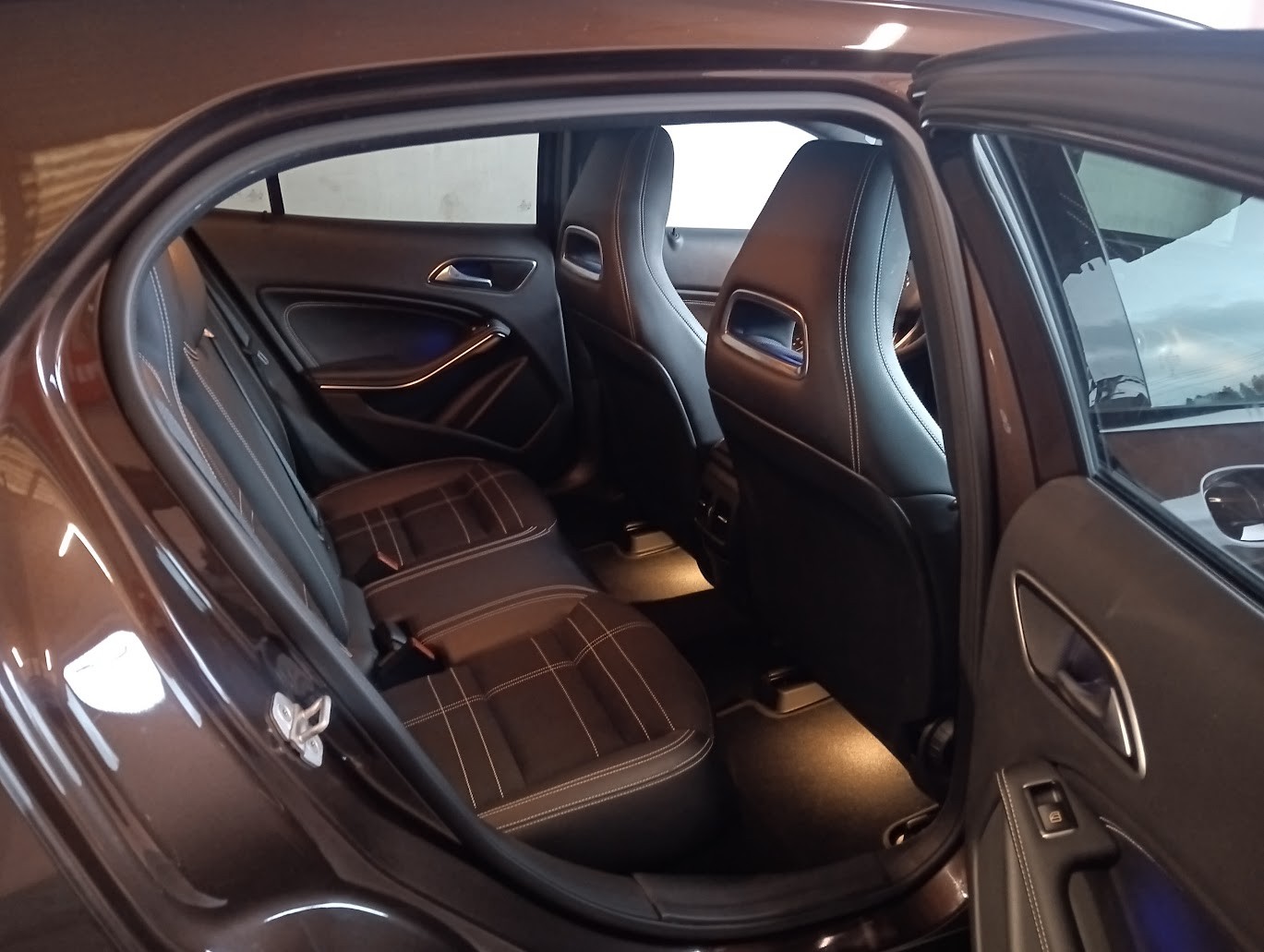 MERCEDES-BENZ GLA 200 CDI Swiss Star Edition Urban 4Matic 7G-DCT-image-10