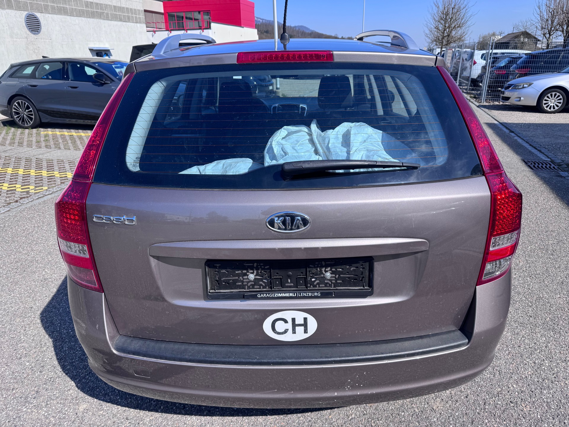 KIA Cee'd Sporty Wagon 1.6 16V Classic-image-3