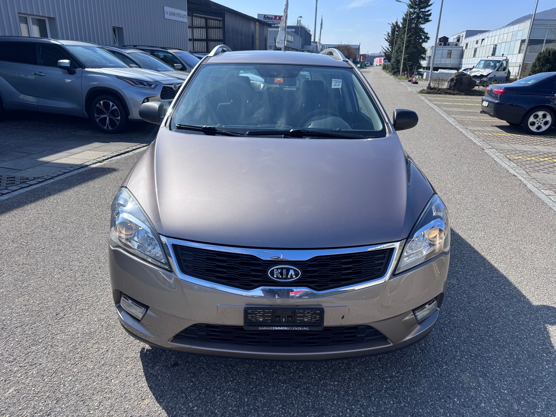 KIA Cee'd Sporty Wagon 1.6 16V Classic-image-1