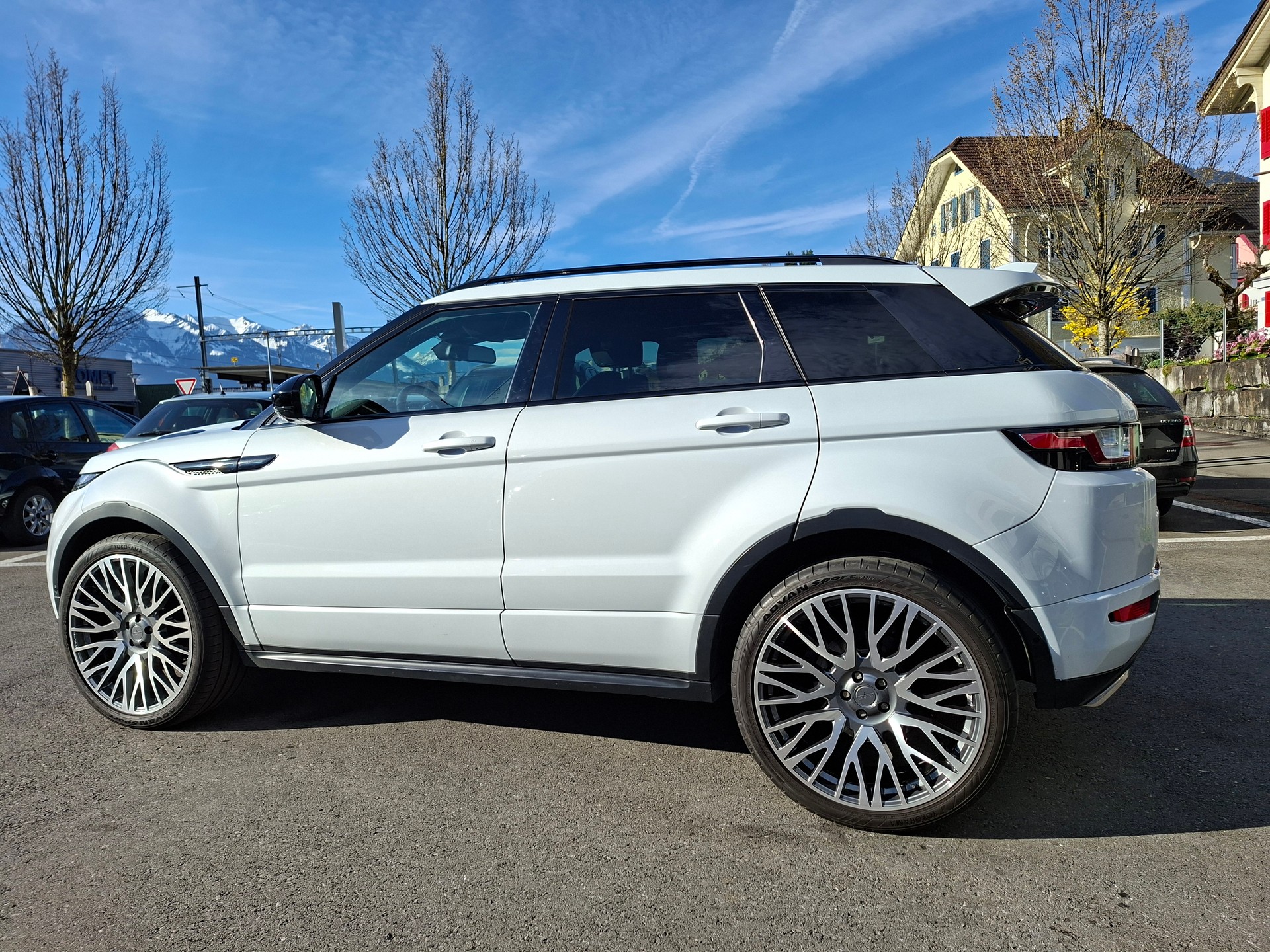 LAND ROVER Range Rover Evoque 2.0 TD4 HSE AT9-image-1