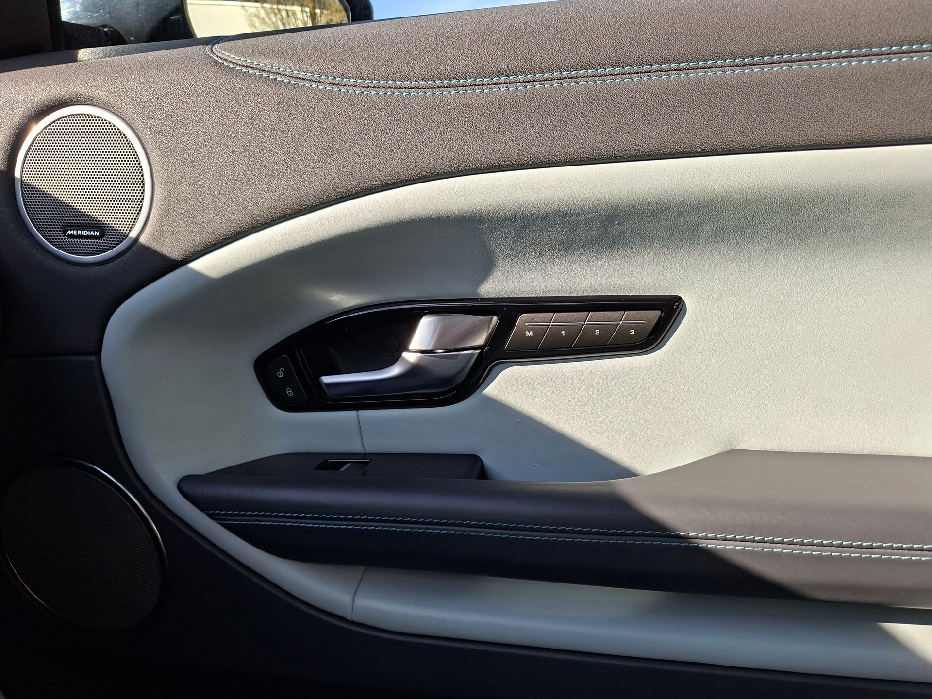 LAND ROVER Range Rover Evoque 2.0 TD4 HSE AT9-image-9