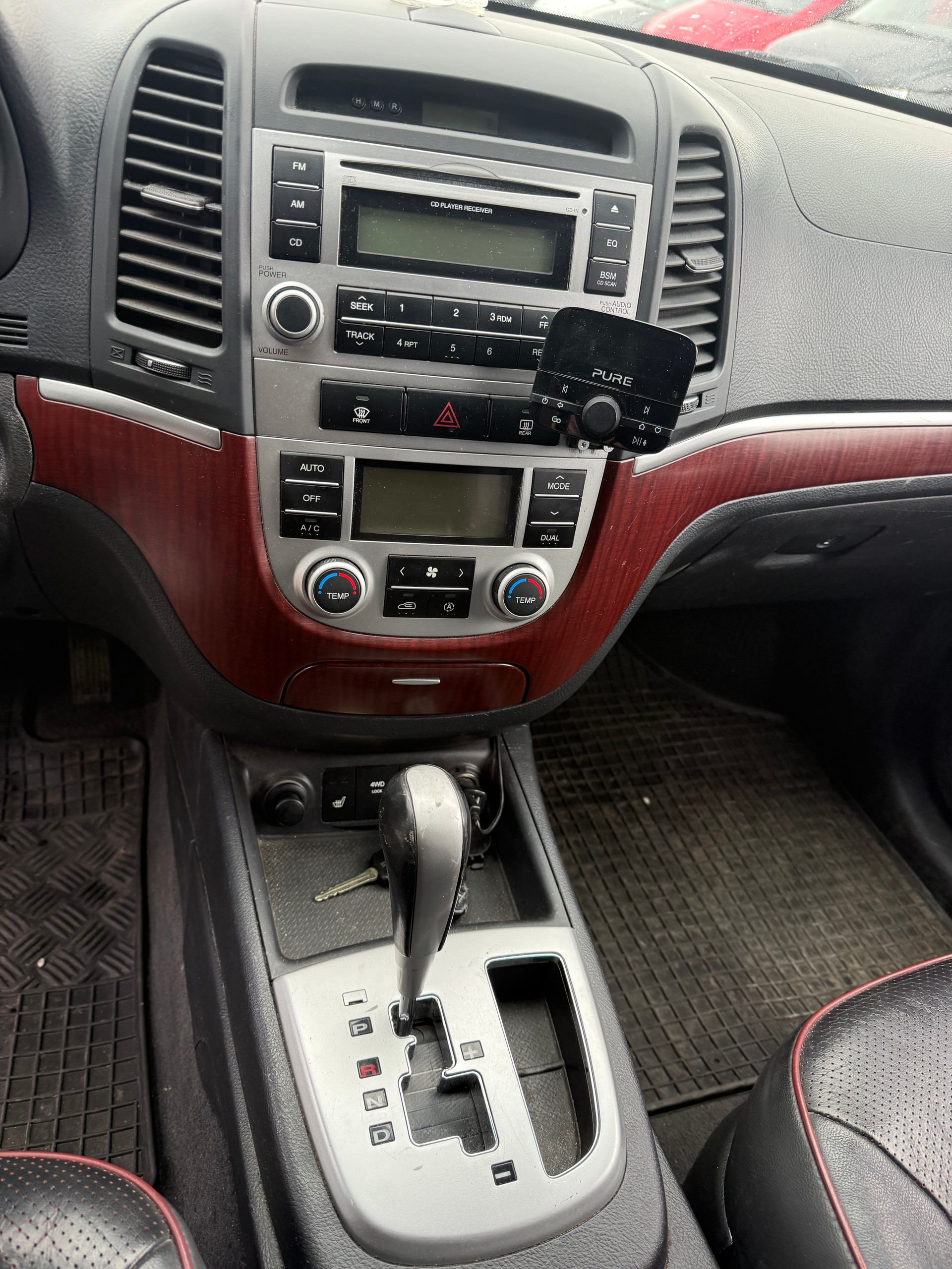 HYUNDAI Santa Fe 2.2 CRDi Premium 4WD Automatic-image-6