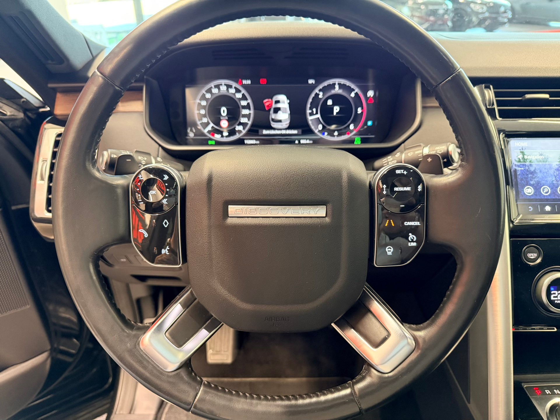 LAND ROVER Discovery 3.0 SDV6 HSE Automatic-image-23