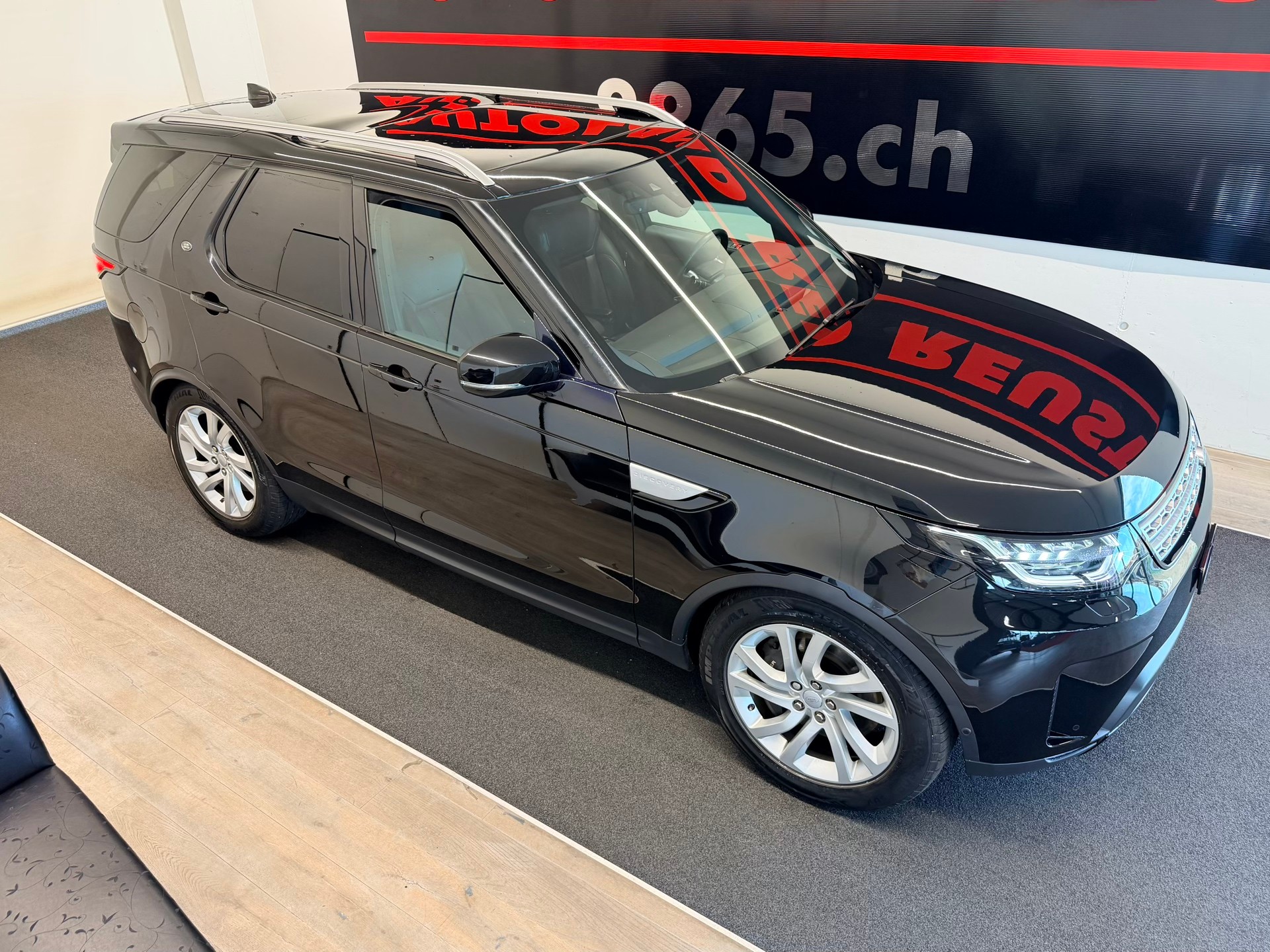 LAND ROVER Discovery 3.0 SDV6 HSE Automatic-image-4