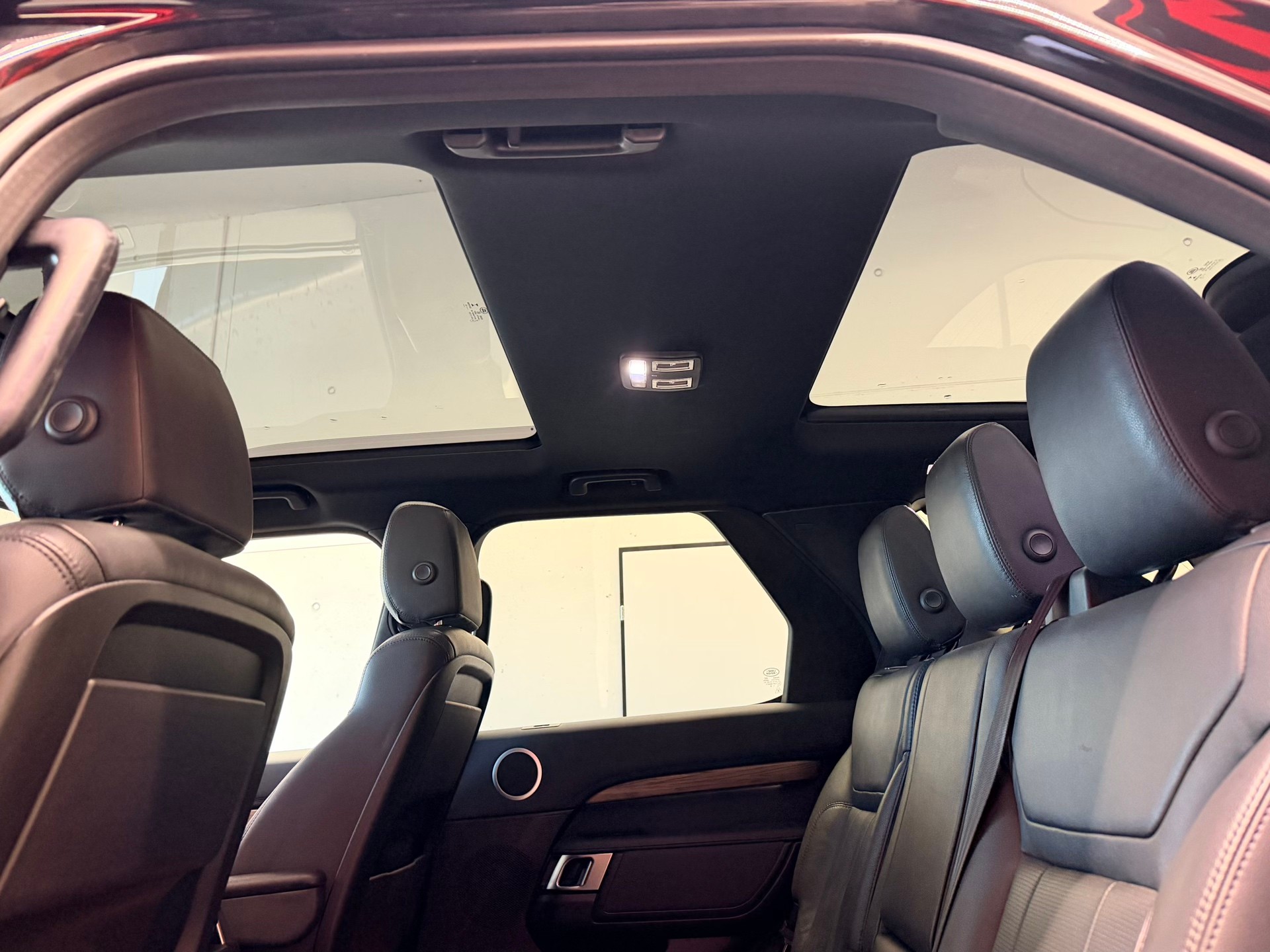 LAND ROVER Discovery 3.0 SDV6 HSE Automatic-image-14