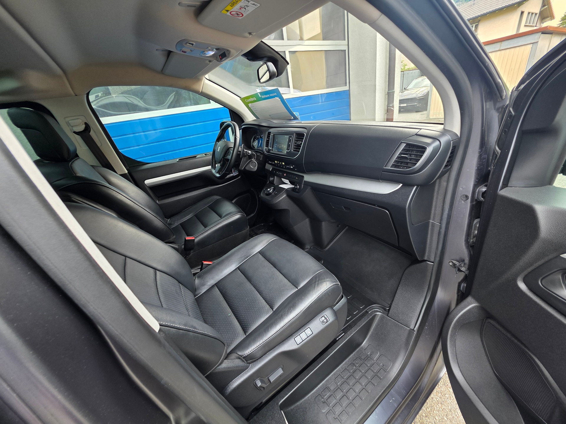 PEUGEOT Traveller 2.0 BlueHDi Business VIP Standard EAT-image-13