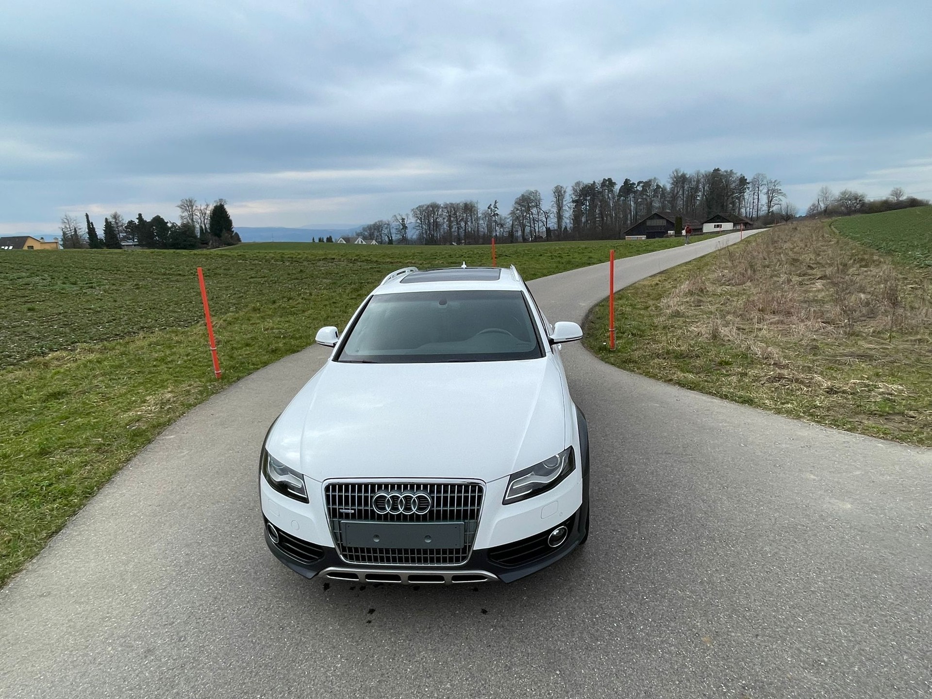 AUDI A4 ALLROAD-image-8
