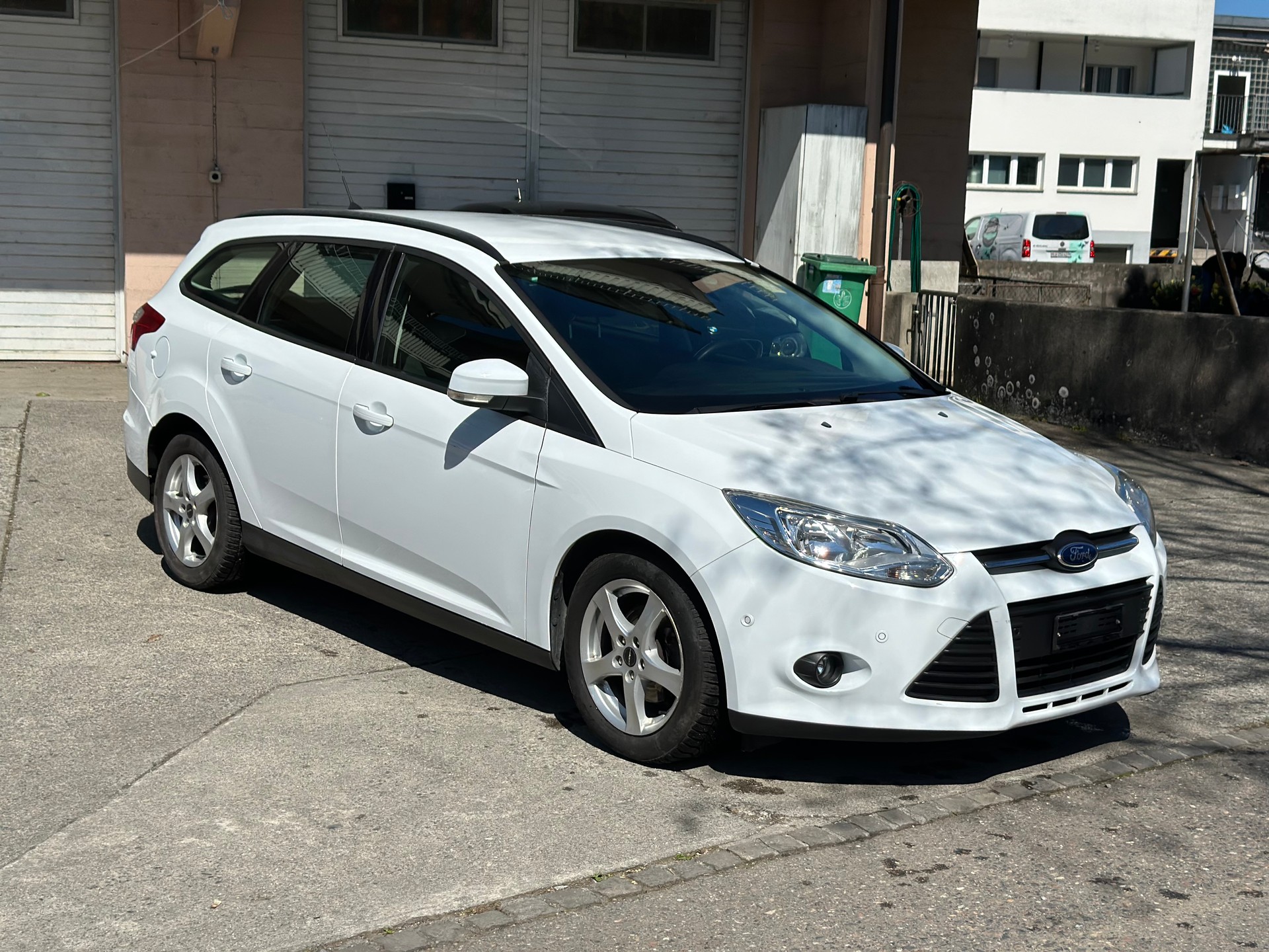 FORD Focus 1.0 SCTi Trend-image-1