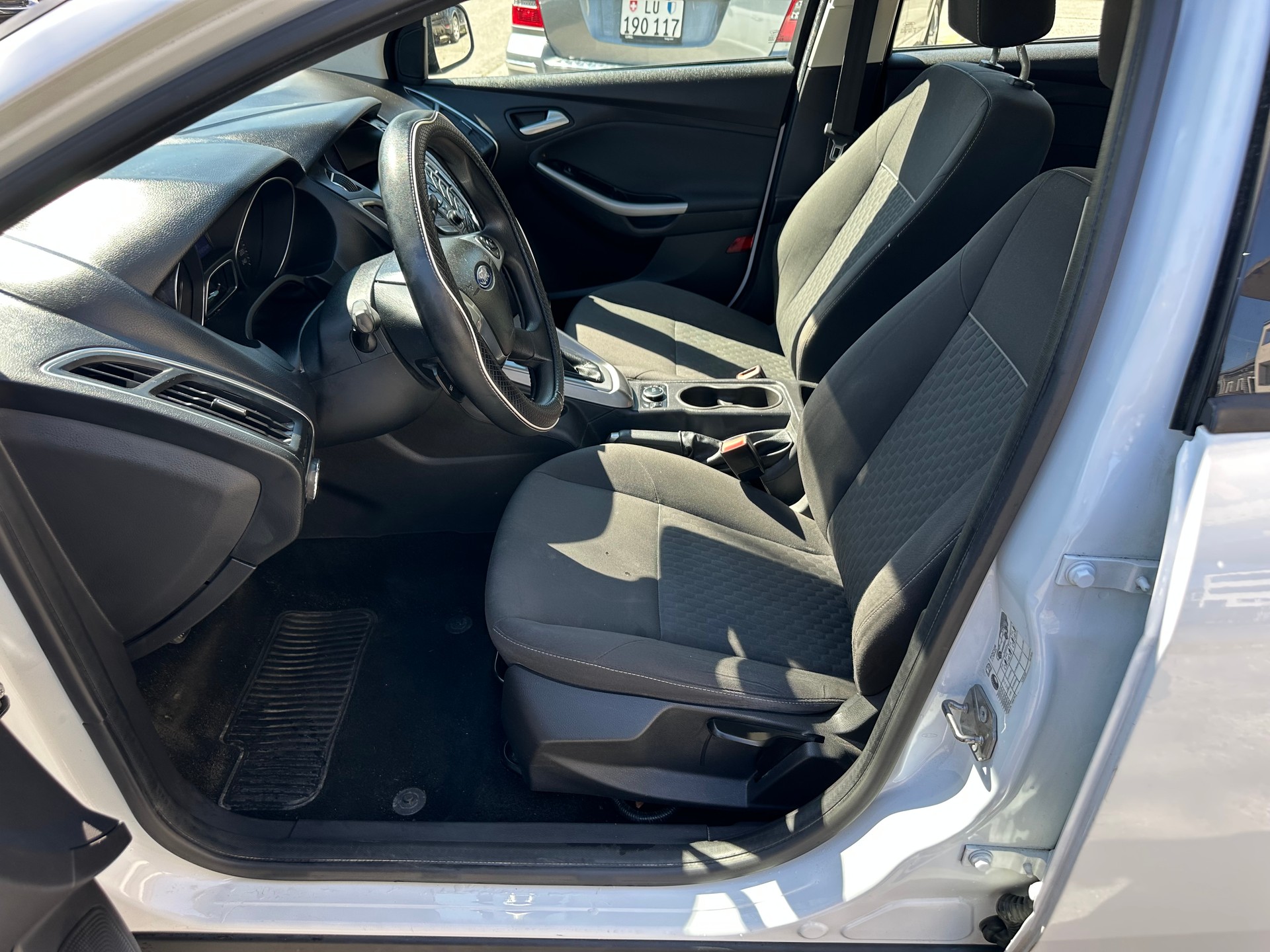 FORD Focus 1.0 SCTi Trend-image-9