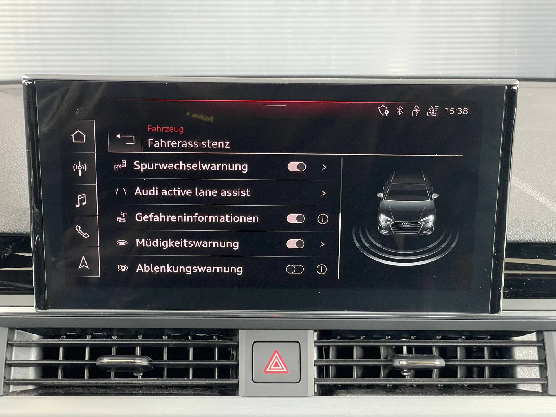 AUDI A4 Avant 2.0 40 TFSI S Line quattro S-Tronic-image-11