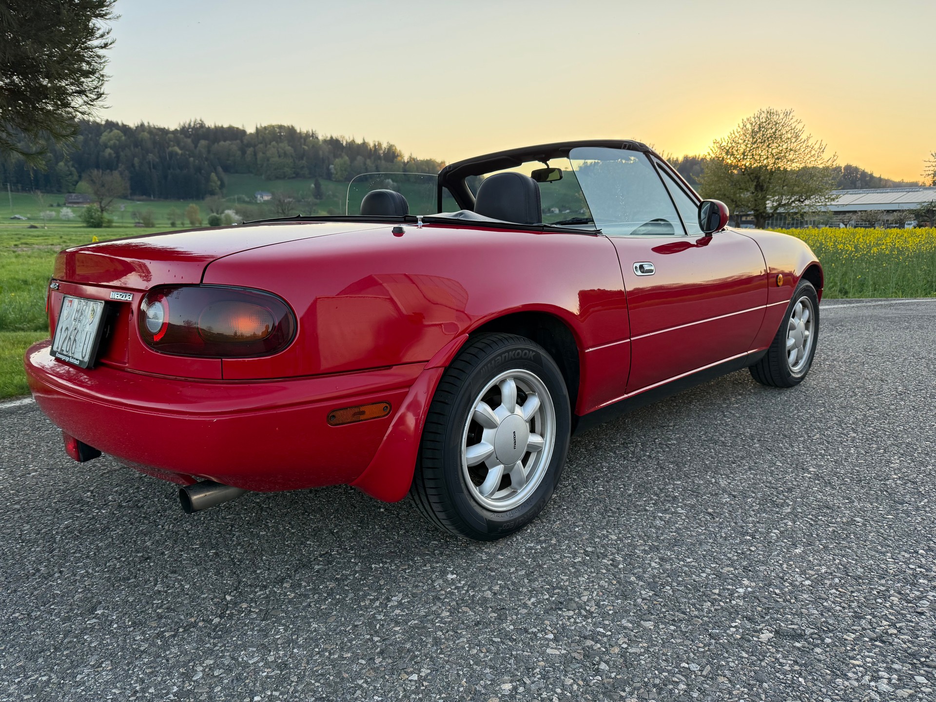 MAZDA MX-5 1.6i-16-image-5