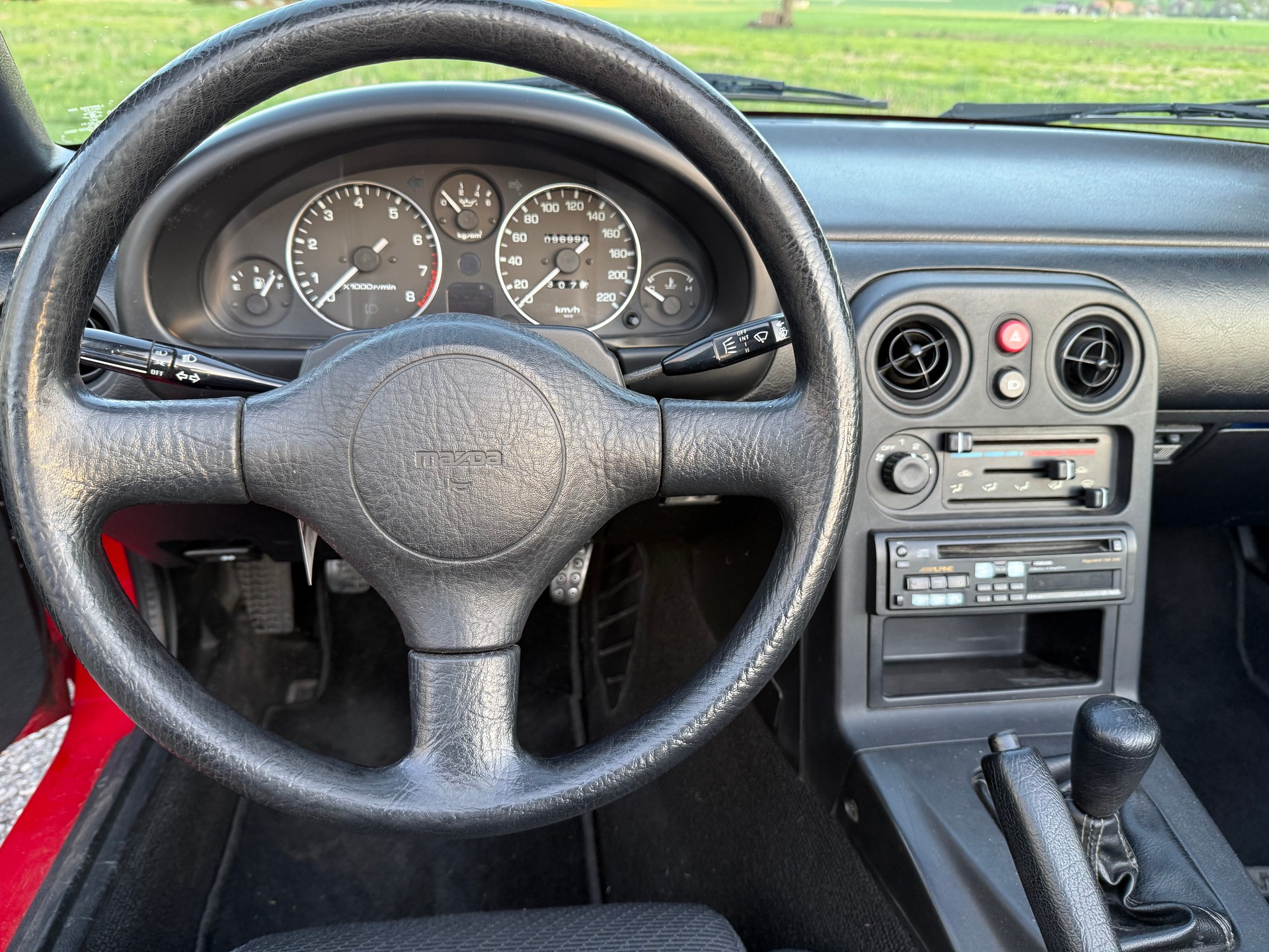 MAZDA MX-5 1.6i-16-image-10