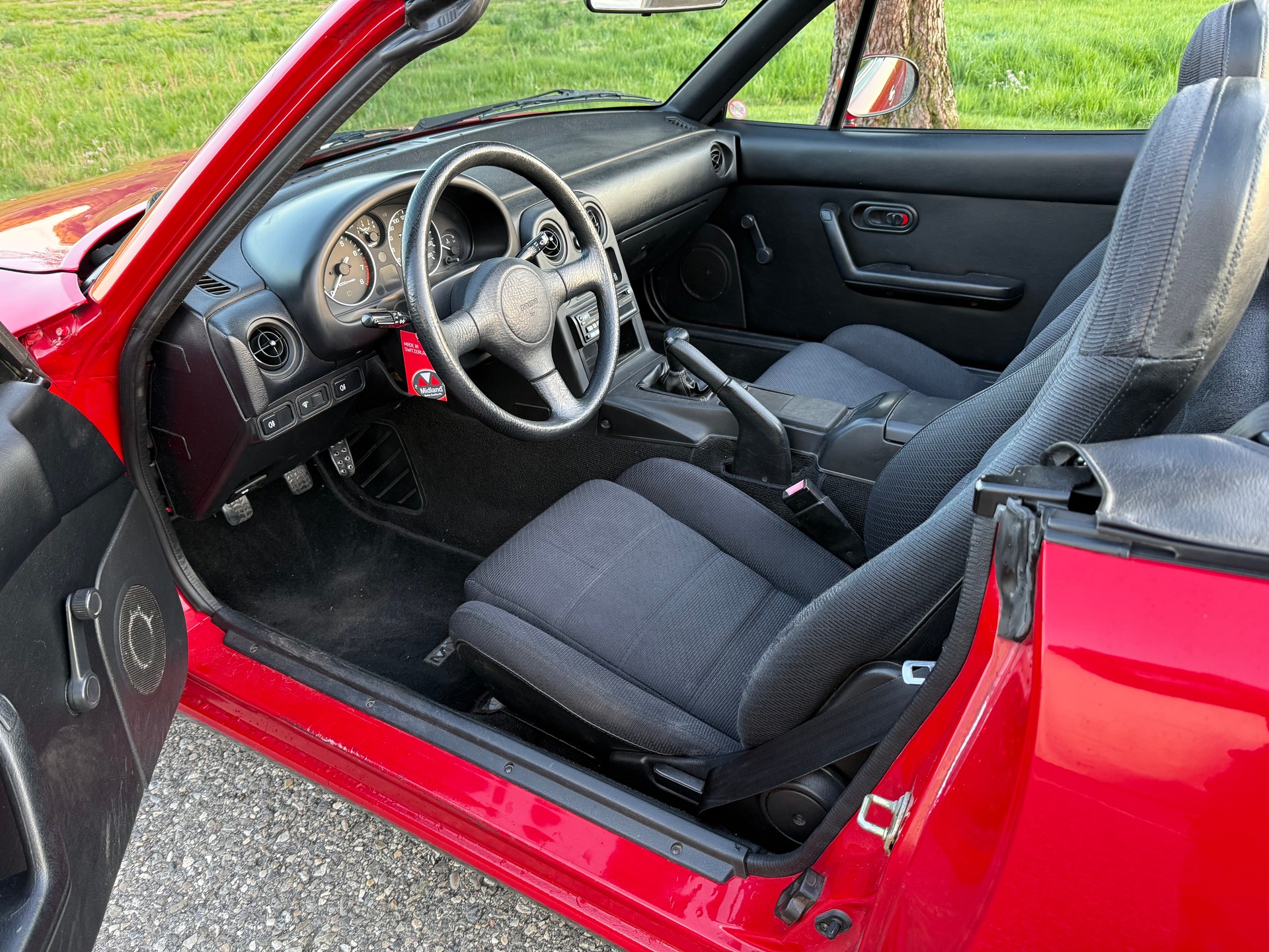 MAZDA MX-5 1.6i-16-image-6