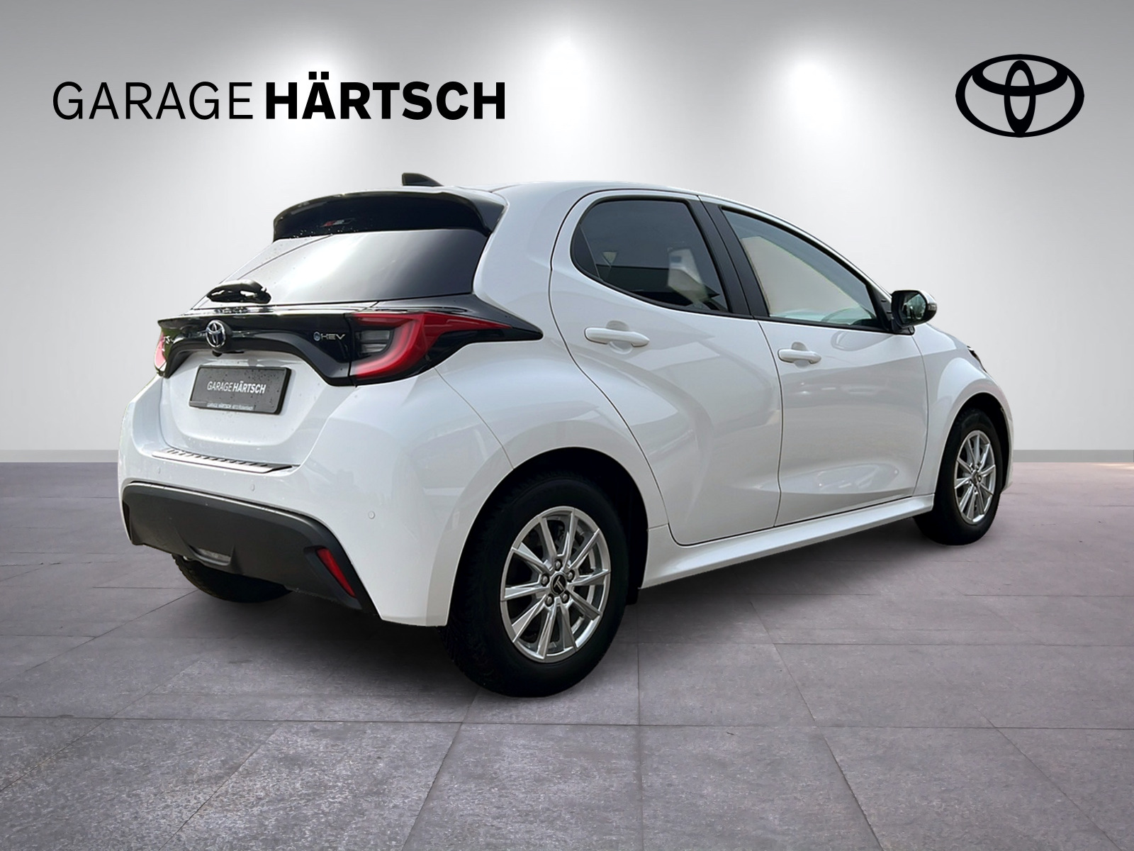 TOYOTA Yaris 1.5 VVT-i HSD Trend-image-6