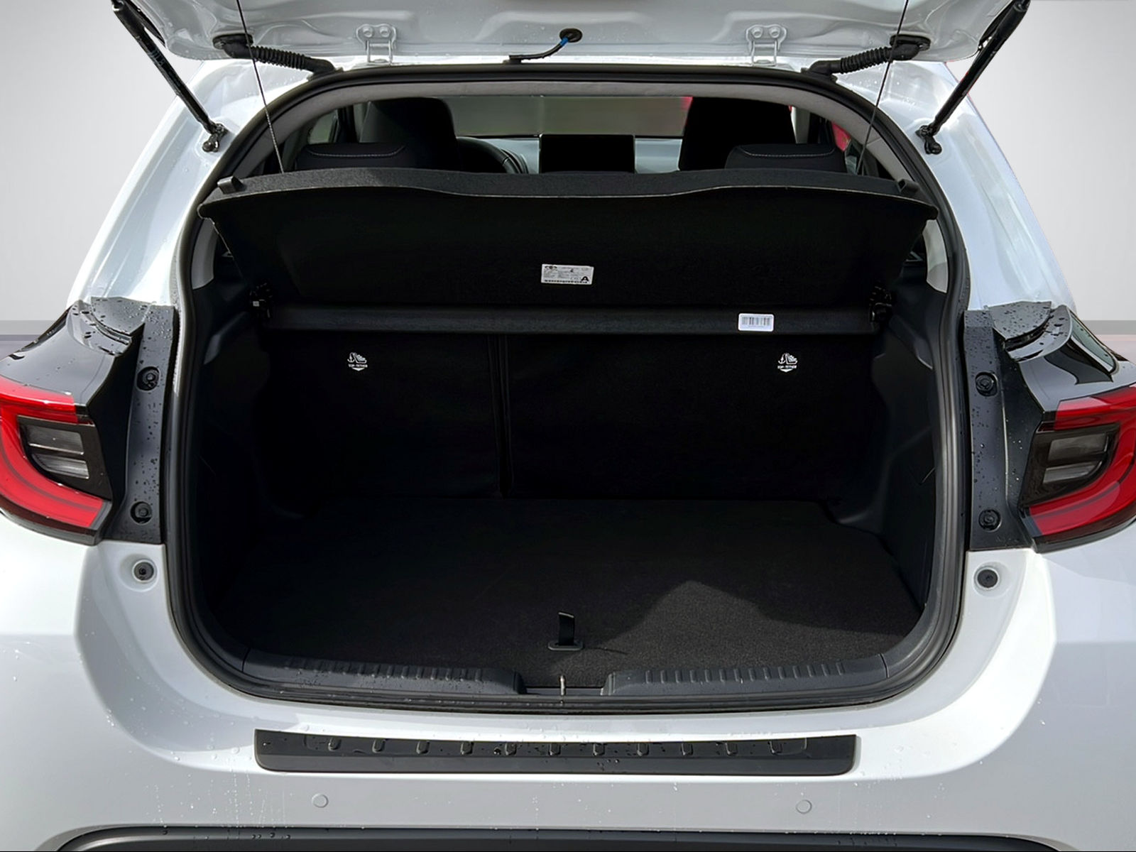 TOYOTA Yaris 1.5 VVT-i HSD Trend-image-5