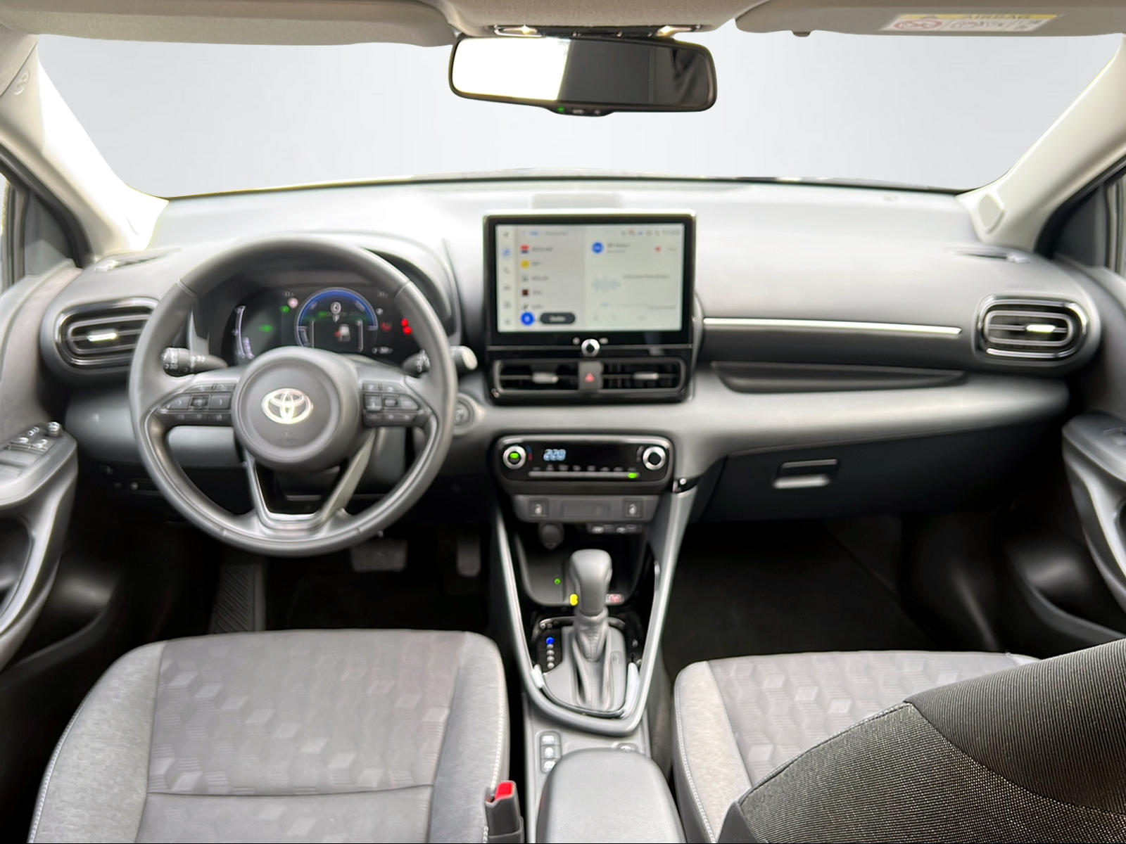 TOYOTA Yaris 1.5 VVT-i HSD Trend-image-11