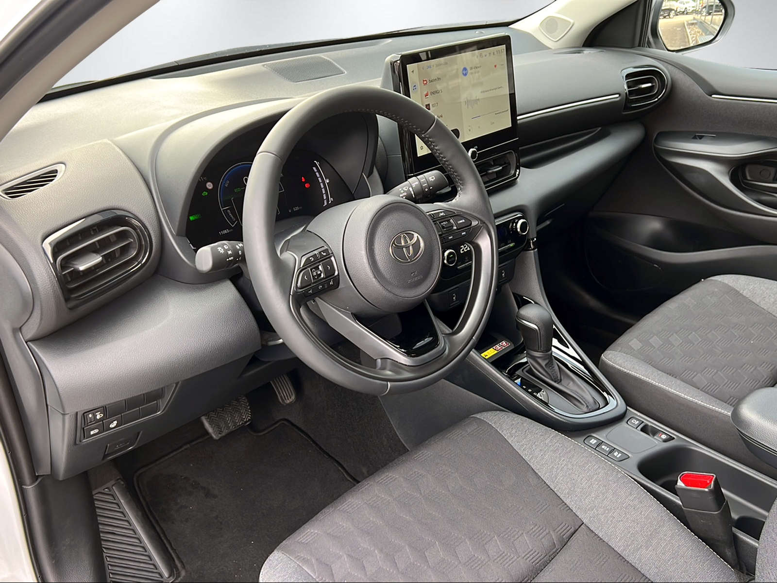 TOYOTA Yaris 1.5 VVT-i HSD Trend-image-13