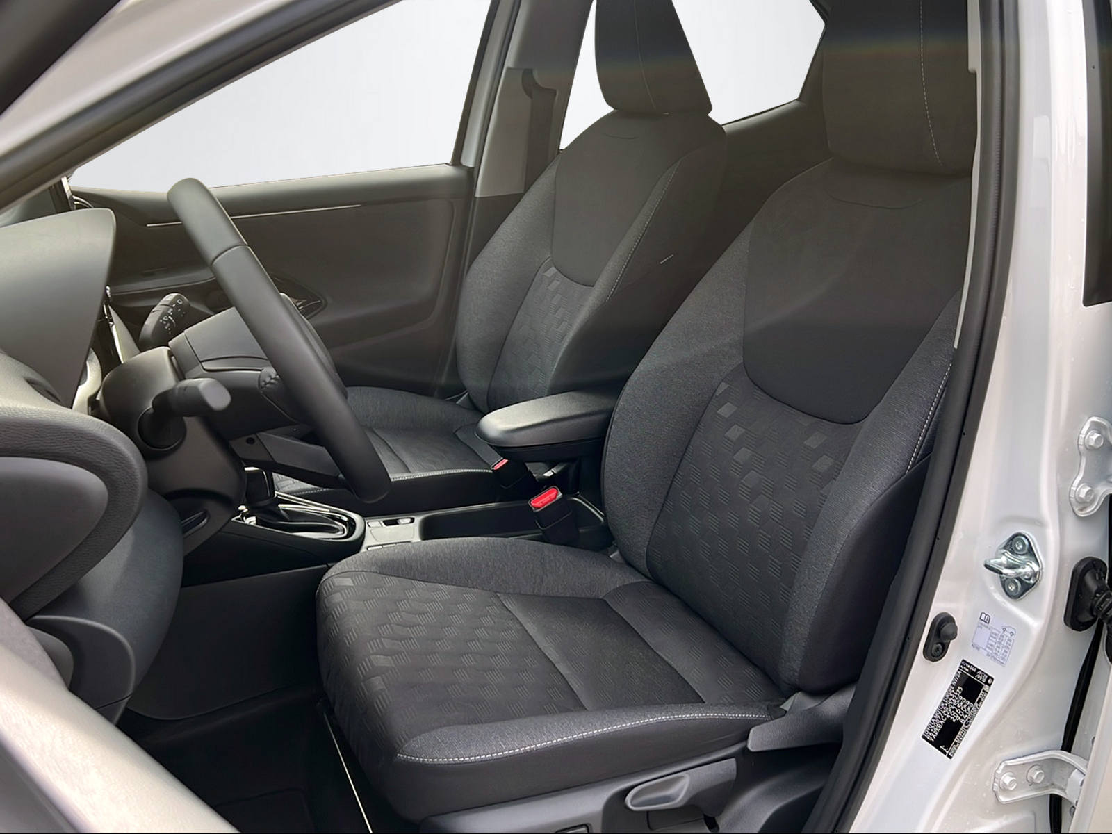 TOYOTA Yaris 1.5 VVT-i HSD Trend-image-14