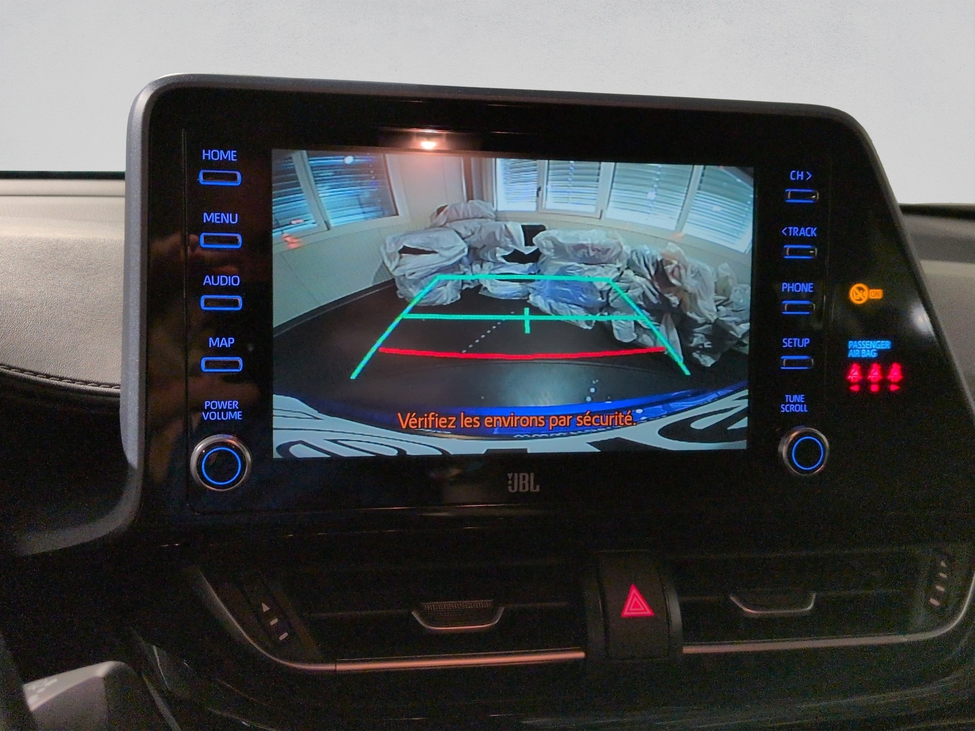 TOYOTA C-HR 1.8 HSD CVT Trend-image-19