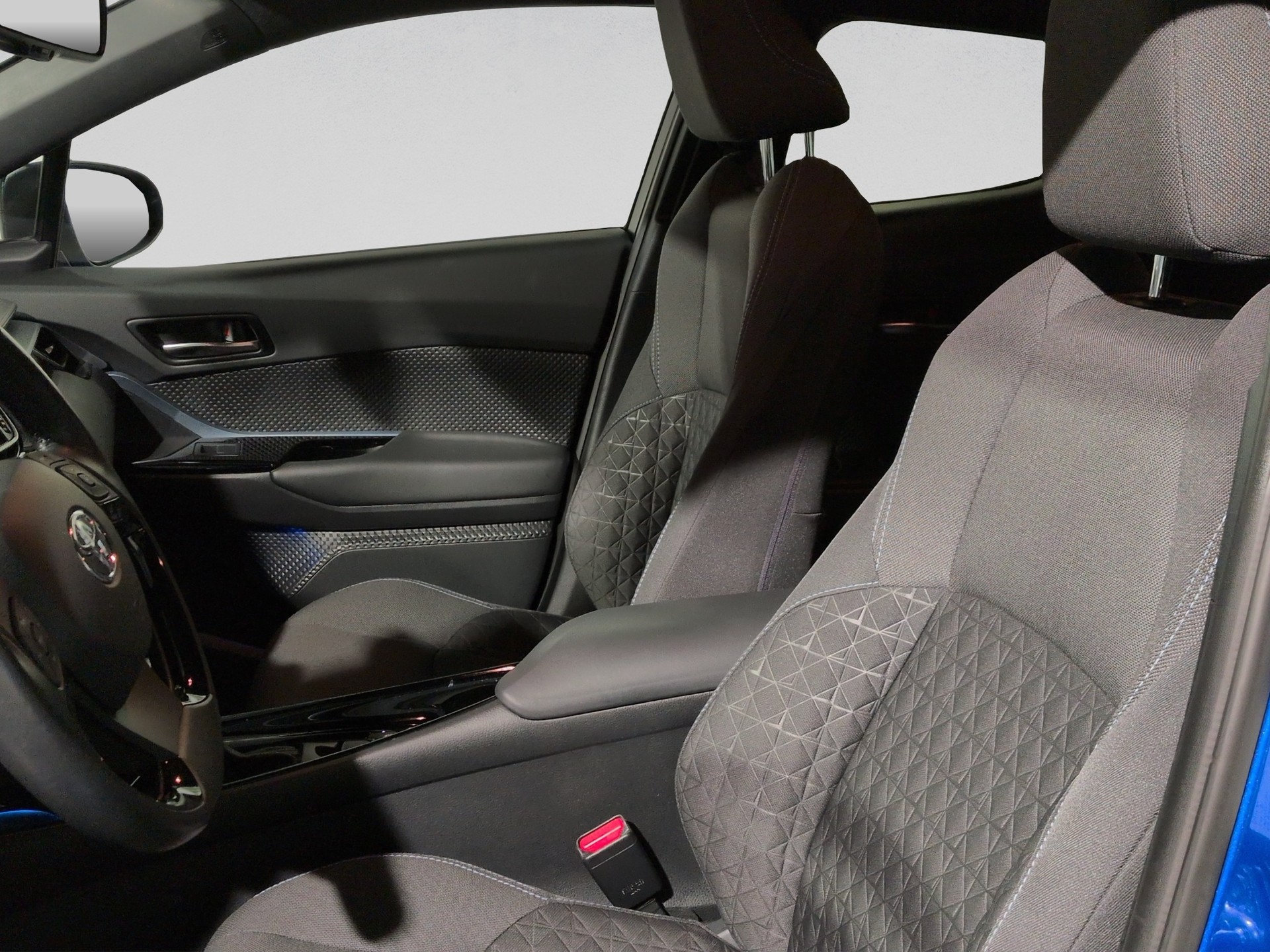 TOYOTA C-HR 1.8 HSD CVT Trend-image-8