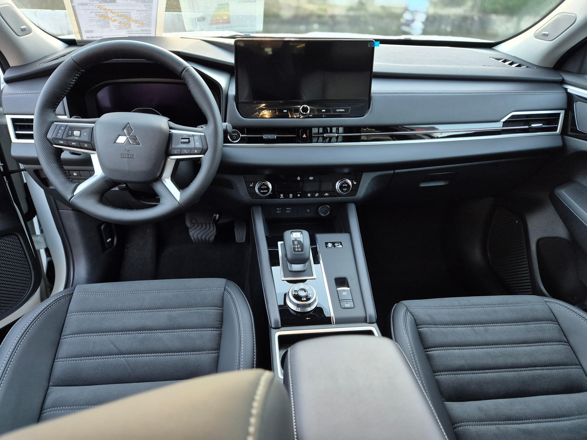 MITSUBISHI Outlander 2.4 PHEV Intense 4x4 TOP-image-4