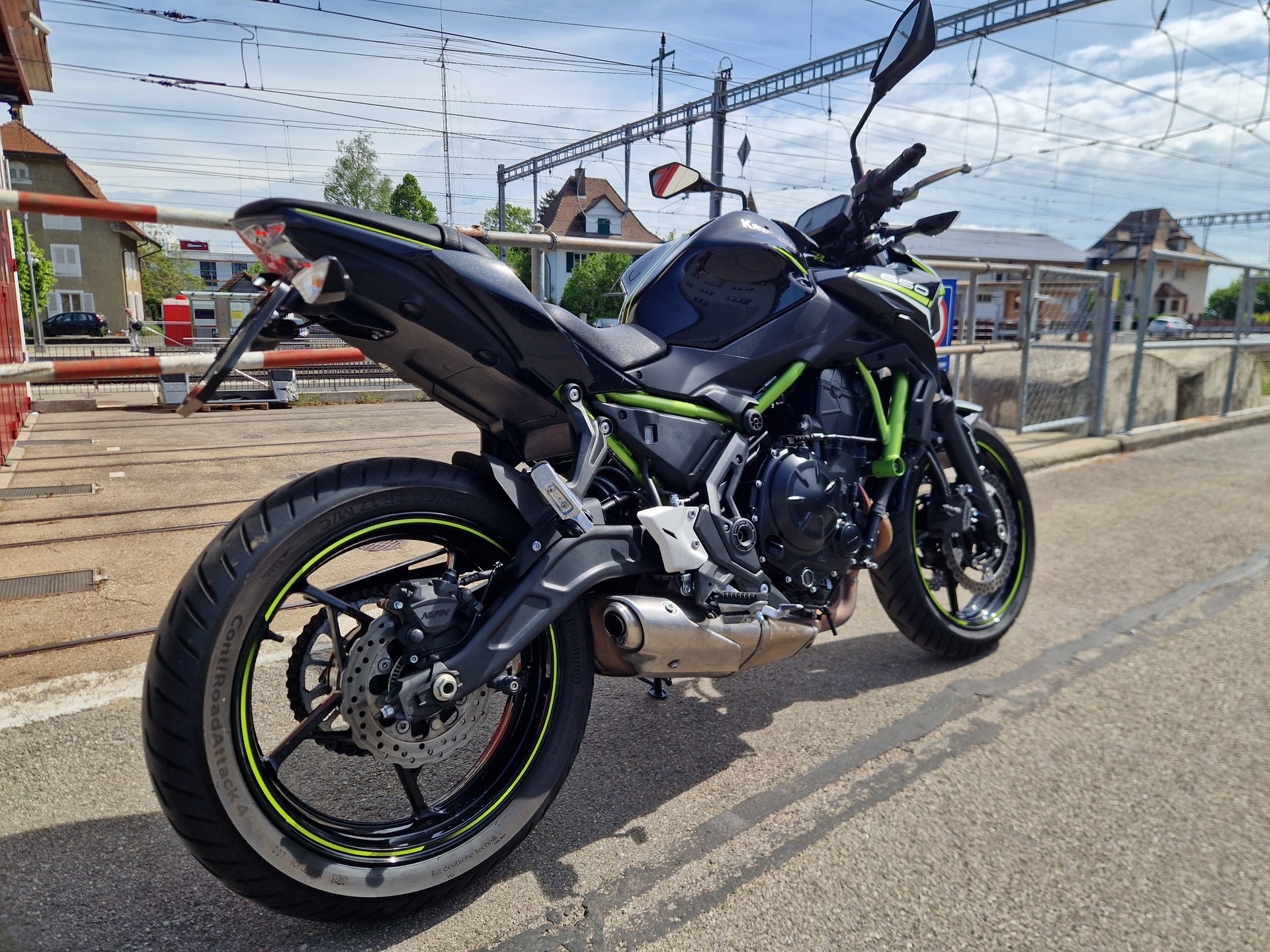 KAWASAKI Z 650-showroom-element-2