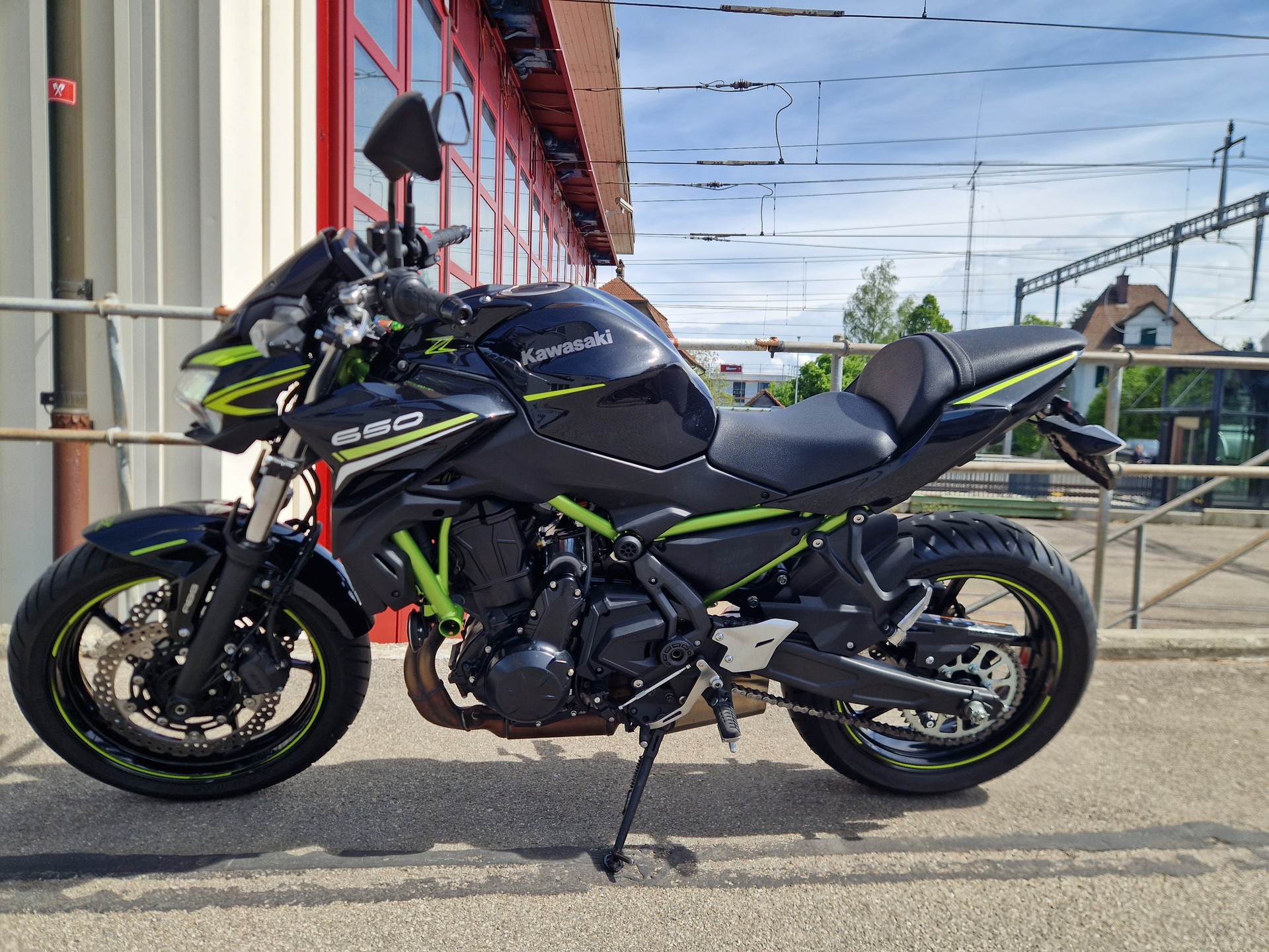 KAWASAKI Z 650-showroom-element-3