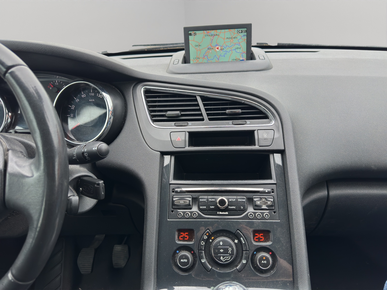 PEUGEOT 5008 2.0 HDI Business-image-12