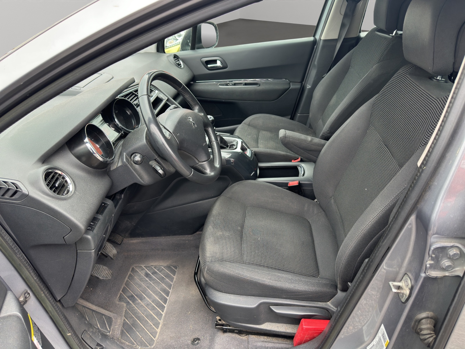 PEUGEOT 5008 2.0 HDI Business-image-10