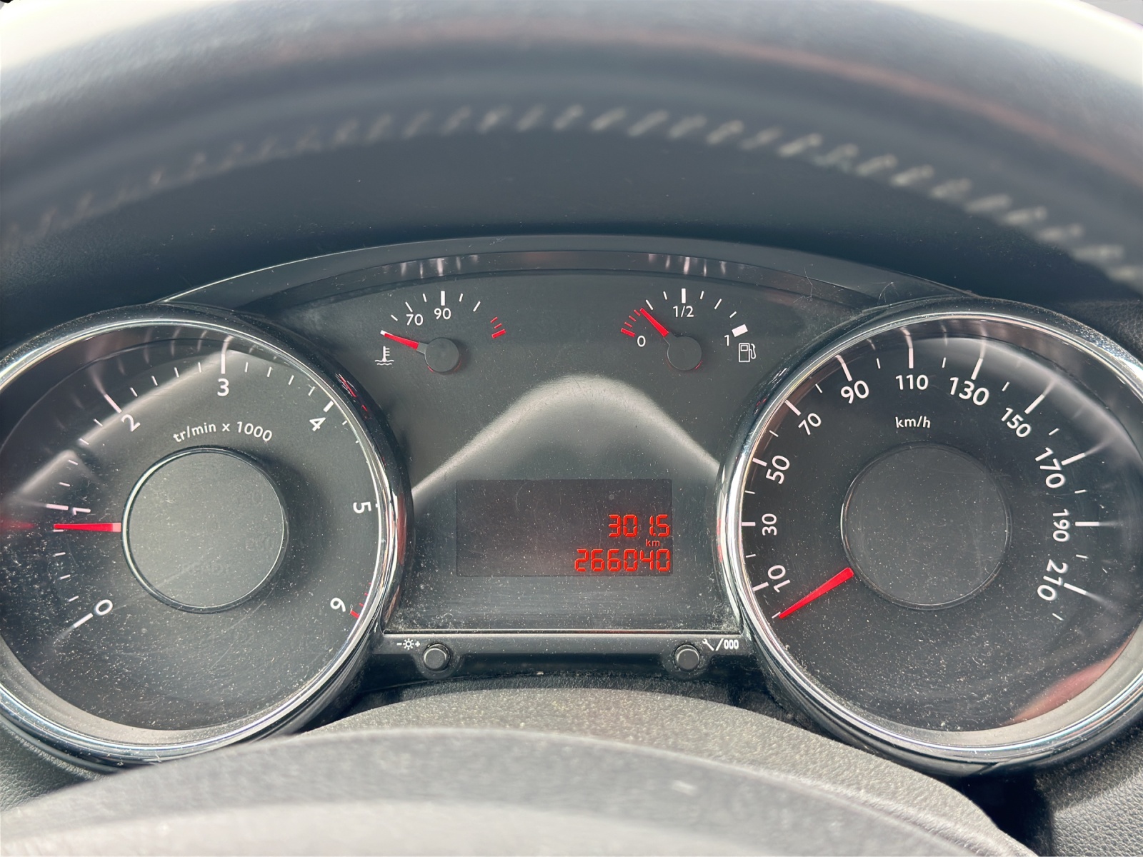PEUGEOT 5008 2.0 HDI Business-image-19