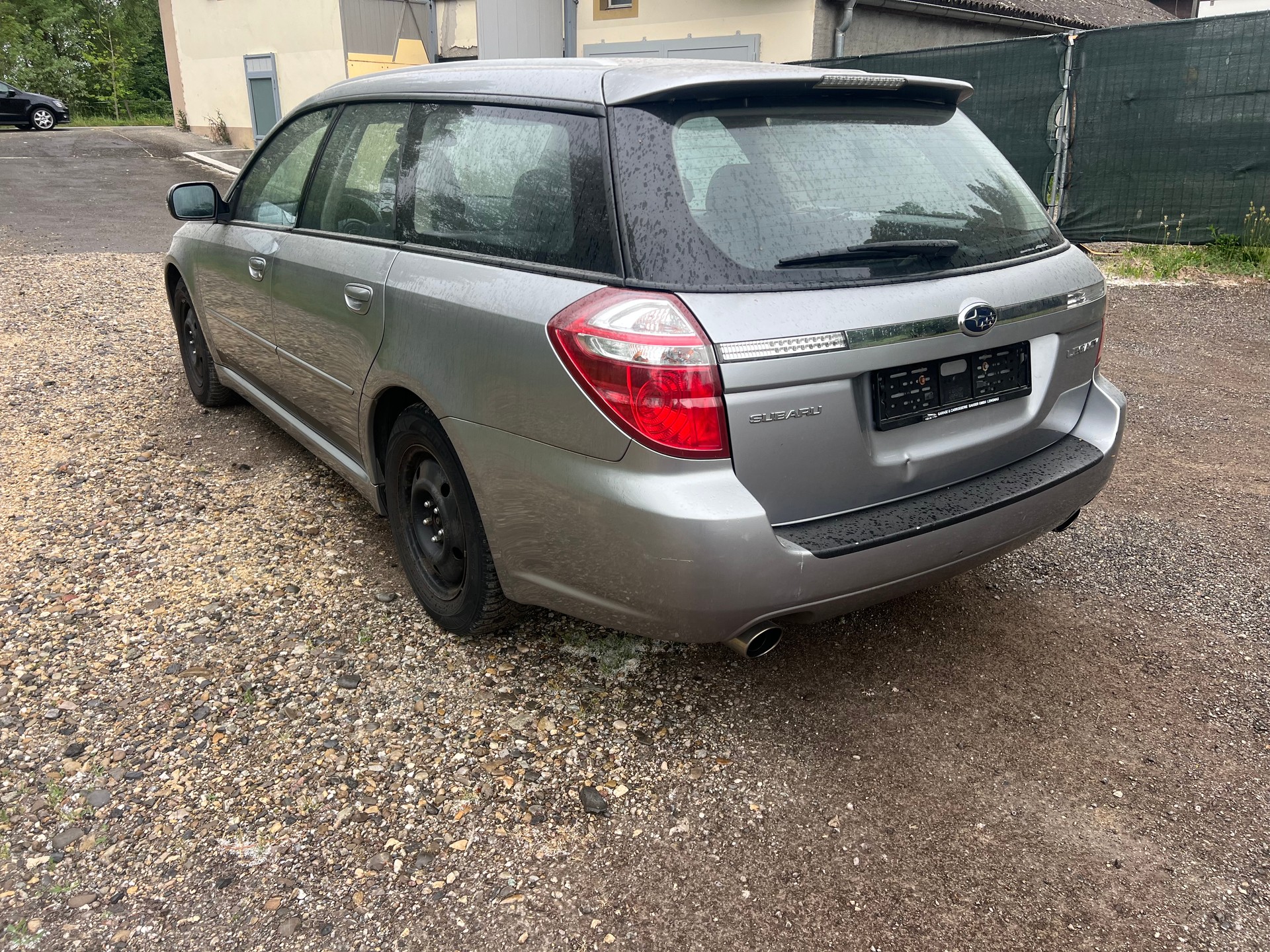 SUBARU Legacy 2.0R AWD Swiss-image-4