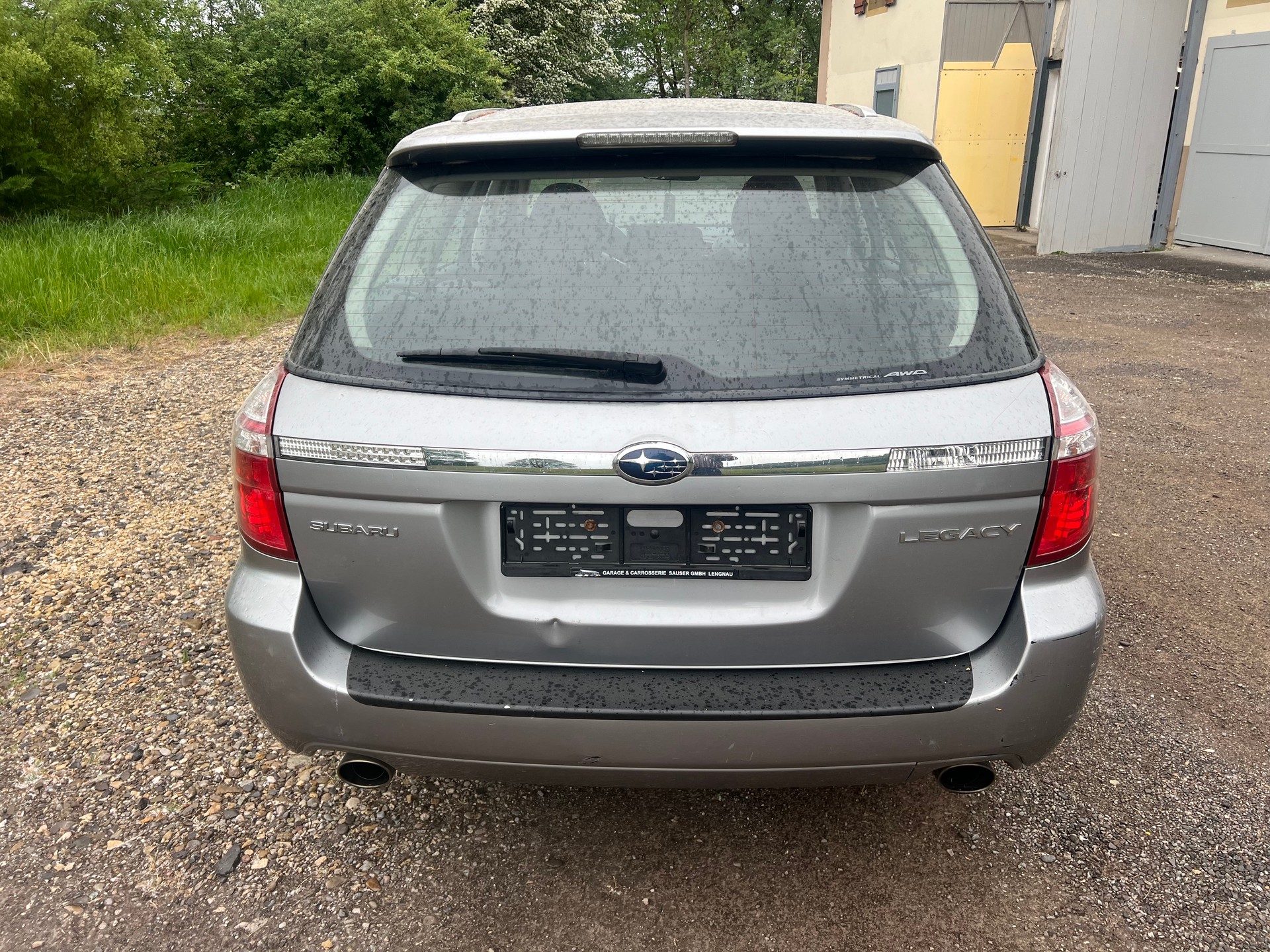 SUBARU Legacy 2.0R AWD Swiss-image-5
