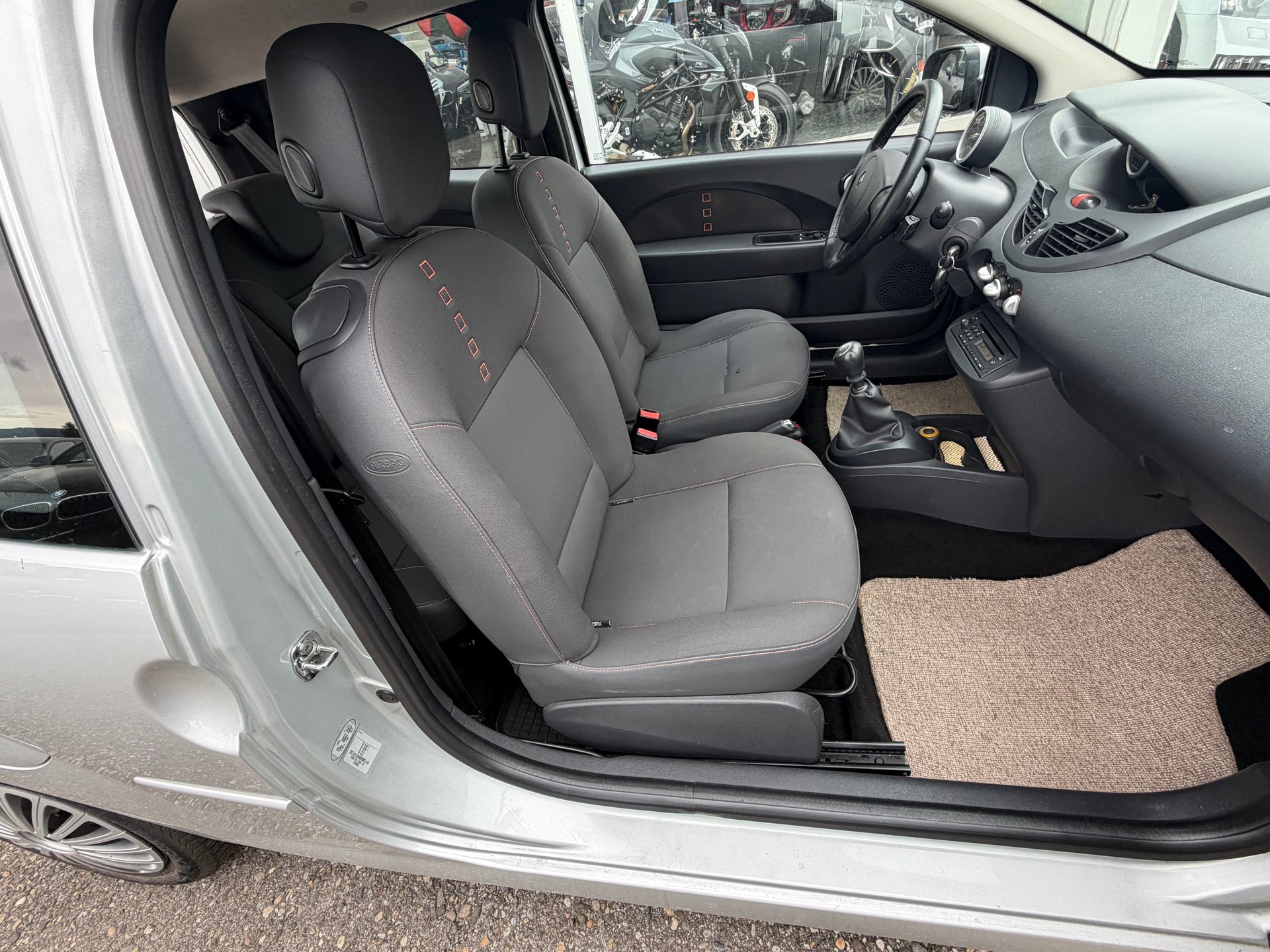 RENAULT Twingo 1.2 16V Dynamique-image-6