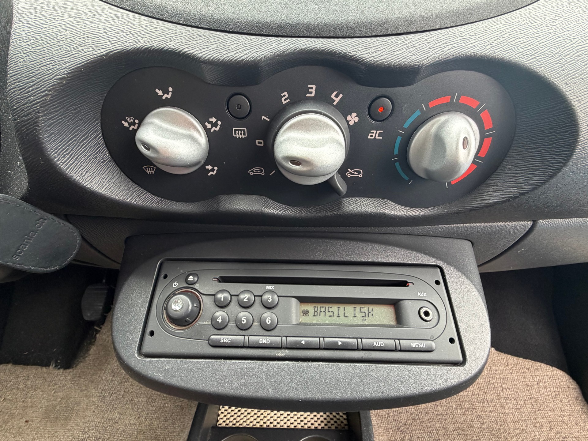RENAULT Twingo 1.2 16V Dynamique-image-10
