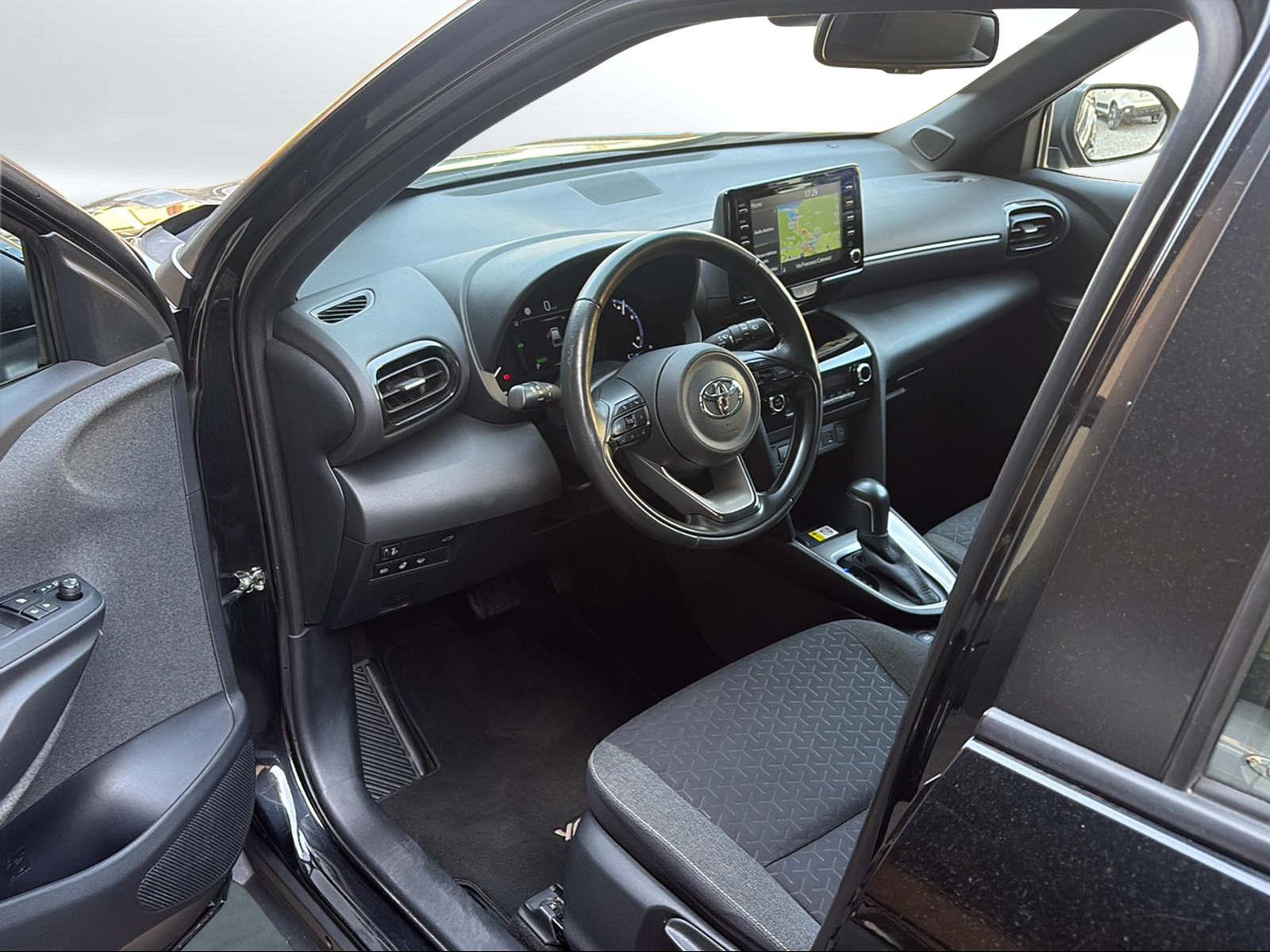 TOYOTA Yaris Cross 1.5 VVT-i HSD Trend AWD-i-image-4