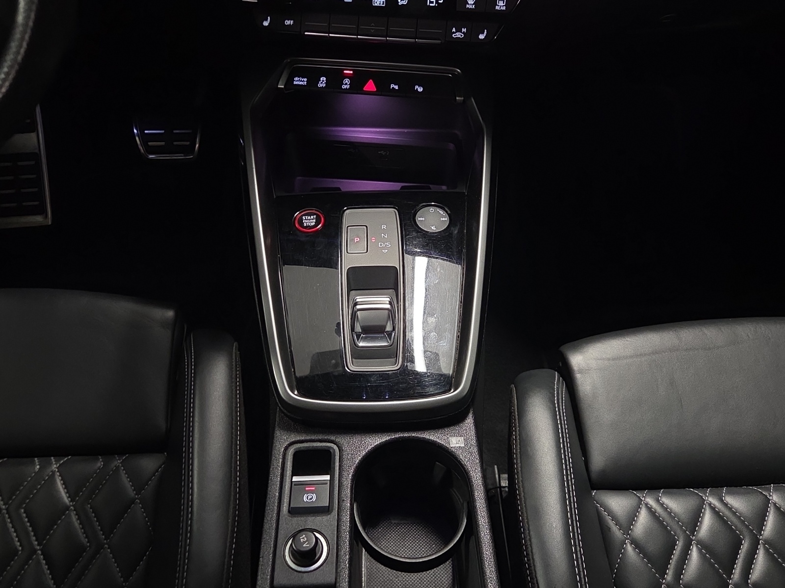AUDI S3 Limousine 2.0 TFSI quattro S-tronic-image-14