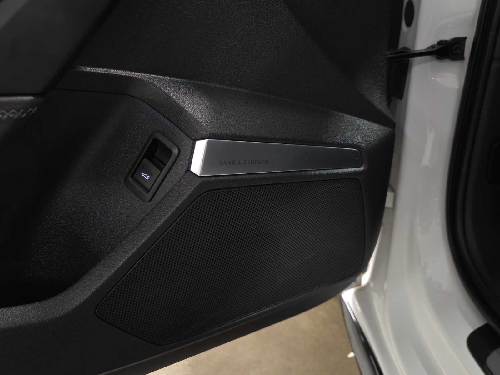 AUDI S3 Limousine 2.0 TFSI quattro S-tronic-image-15