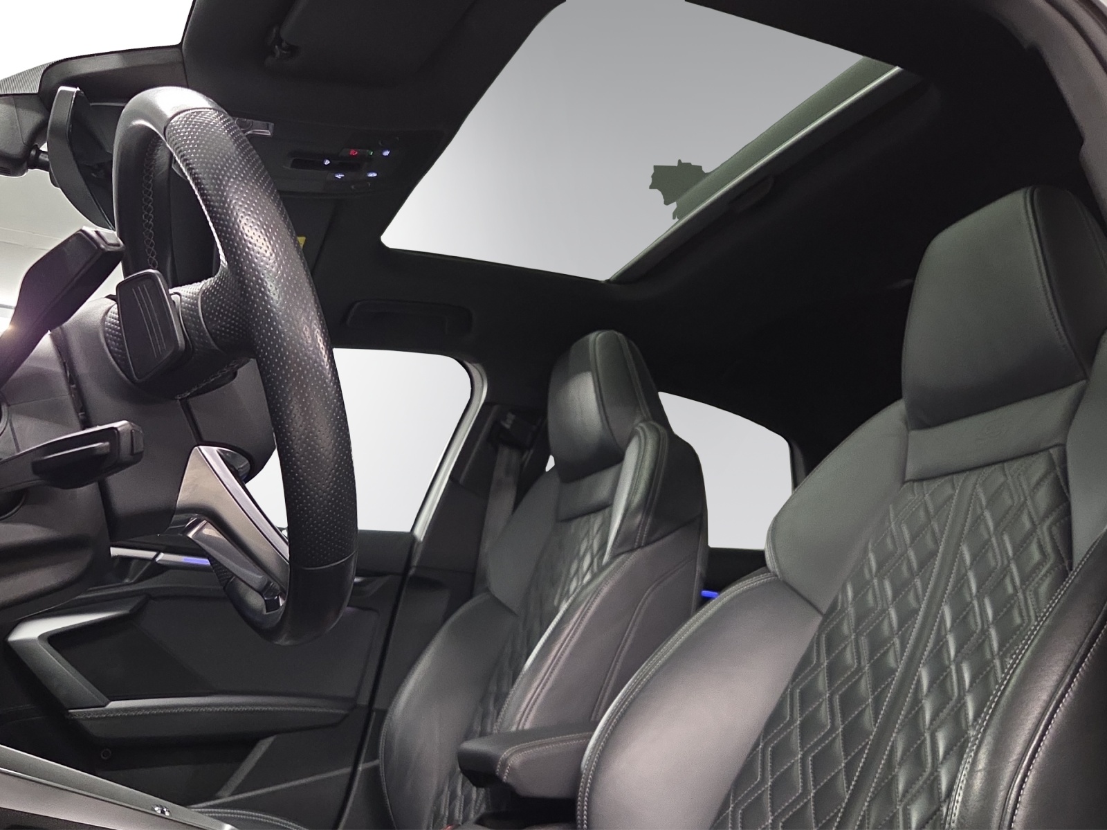 AUDI S3 Limousine 2.0 TFSI quattro S-tronic-image-8