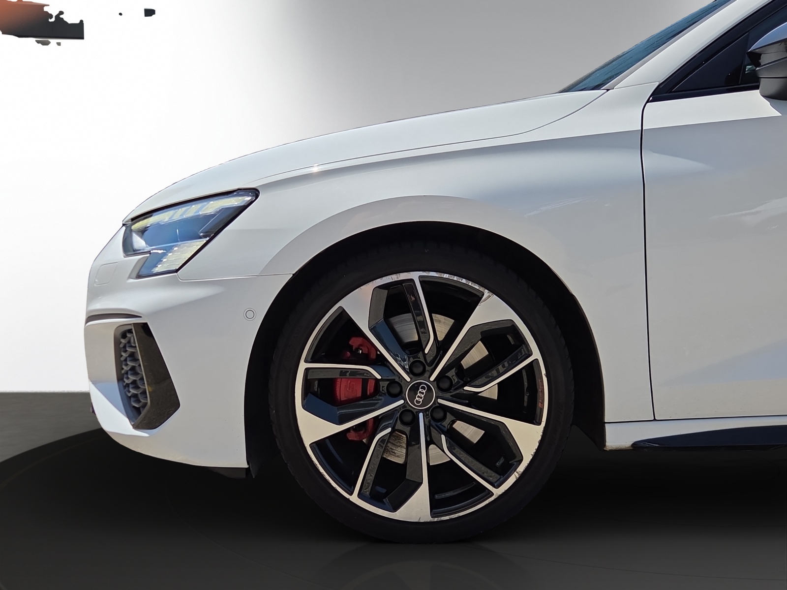 AUDI S3 Limousine 2.0 TFSI quattro S-tronic-image-3