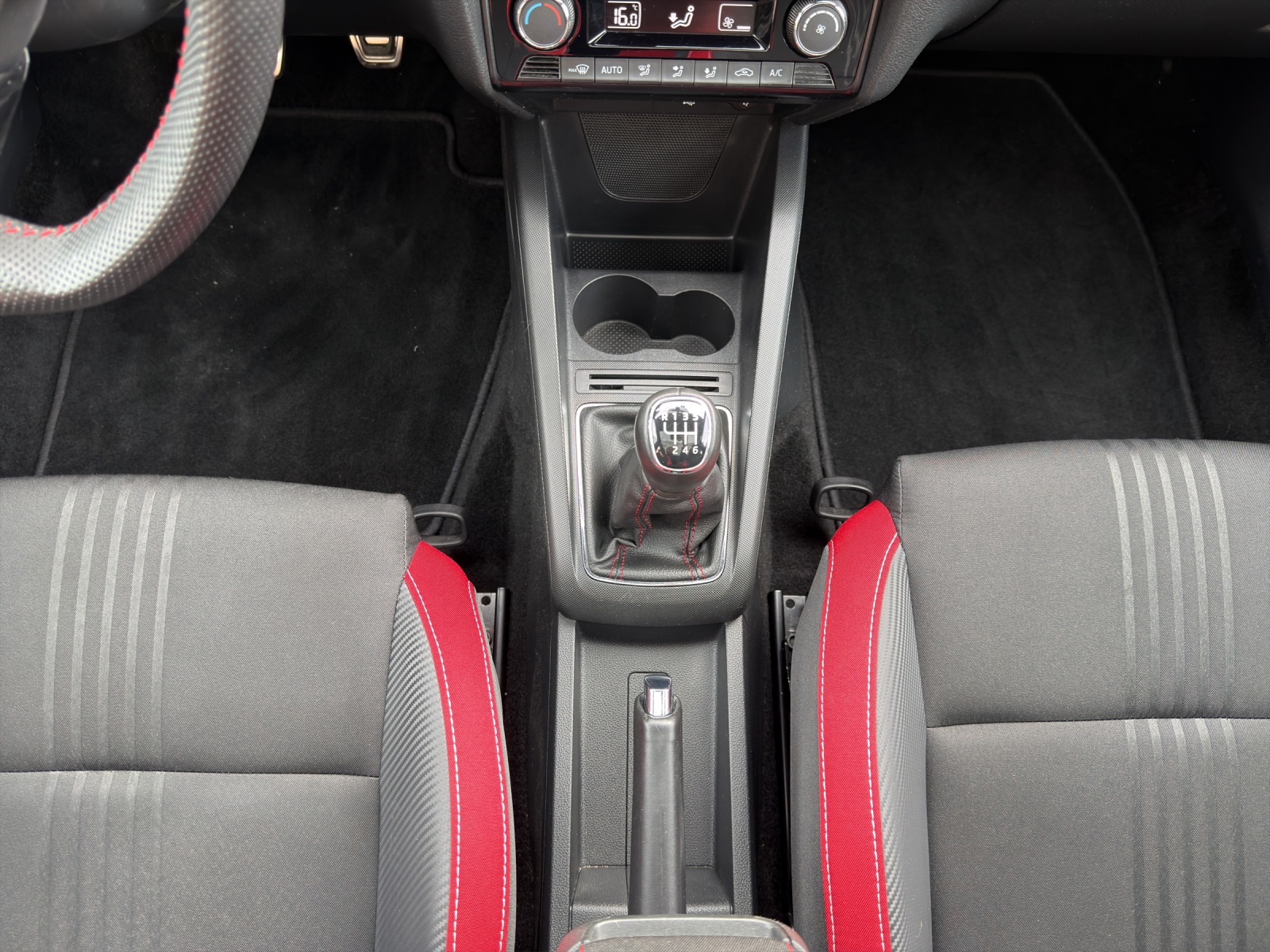 SKODA Fabia 1.0 TSI Monte Carlo-image-11