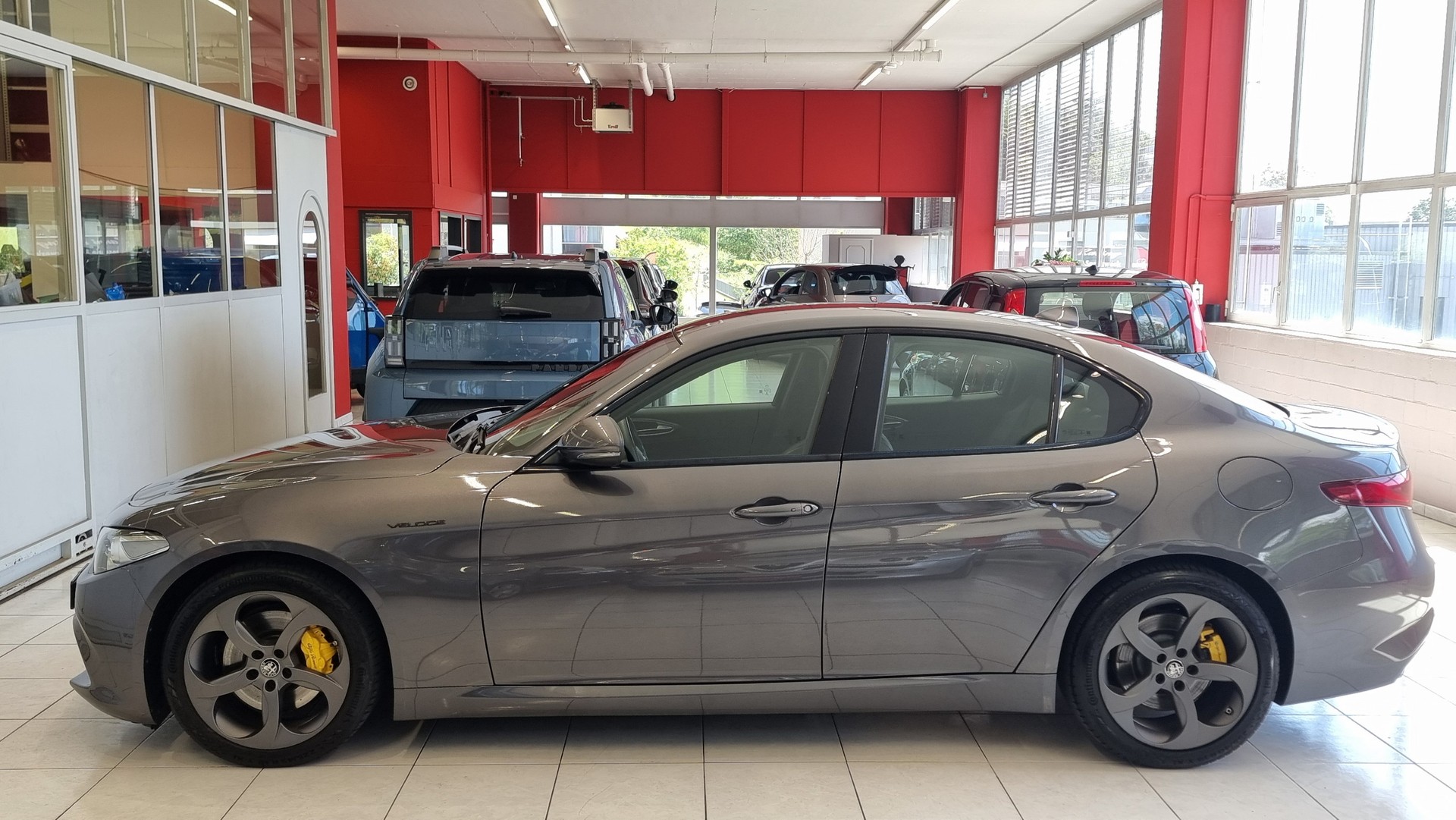 ALFA ROMEO Giulia 2.0 Veloce-showroom-element-2