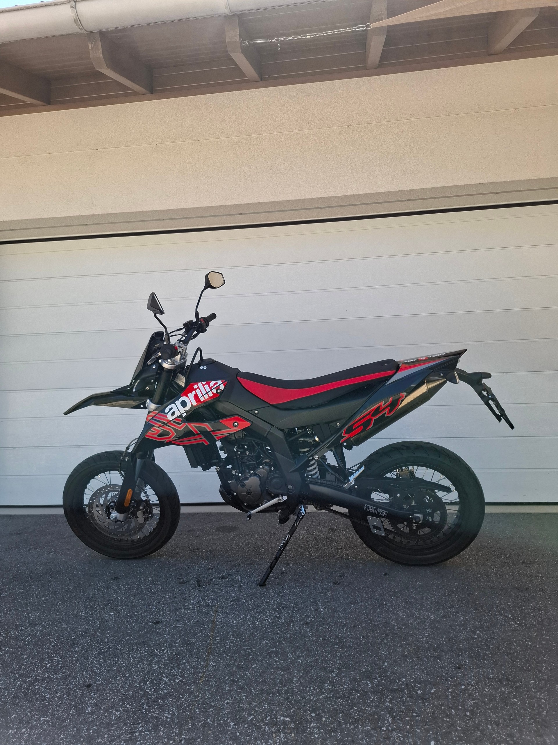 APRILIA SX 125-showroom-element-1