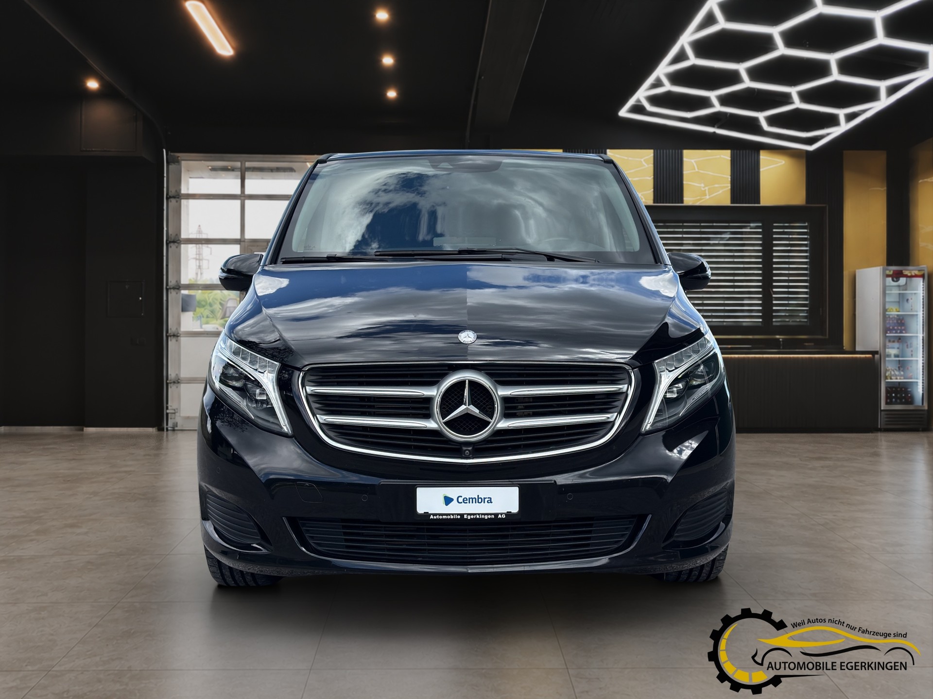 MERCEDES-BENZ V 220 d lang 4matic Van mit Rollstuhl-Rampe-showroom-element-1