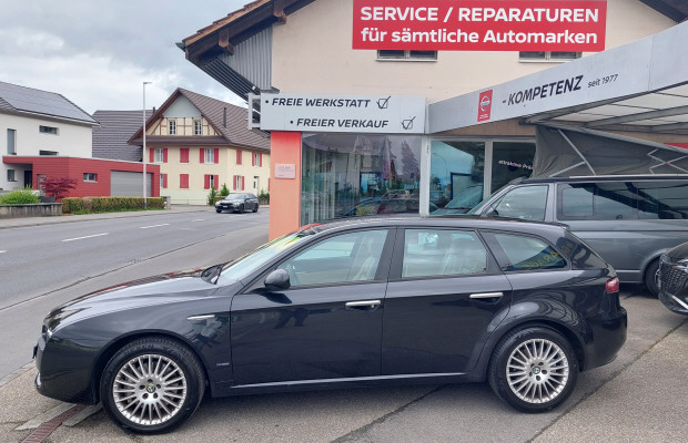 ALFA ROMEO 159 SW 2.4JTD Distinctive-image-1