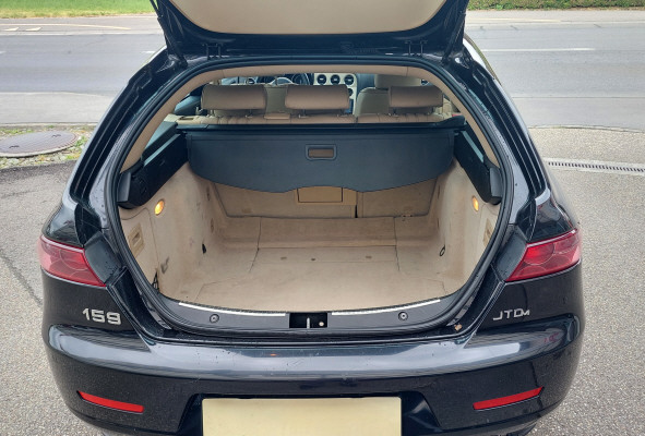 ALFA ROMEO 159 SW 2.4JTD Distinctive-image-12