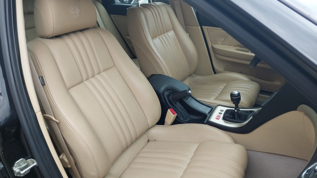 ALFA ROMEO 159 SW 2.4JTD Distinctive-image-6
